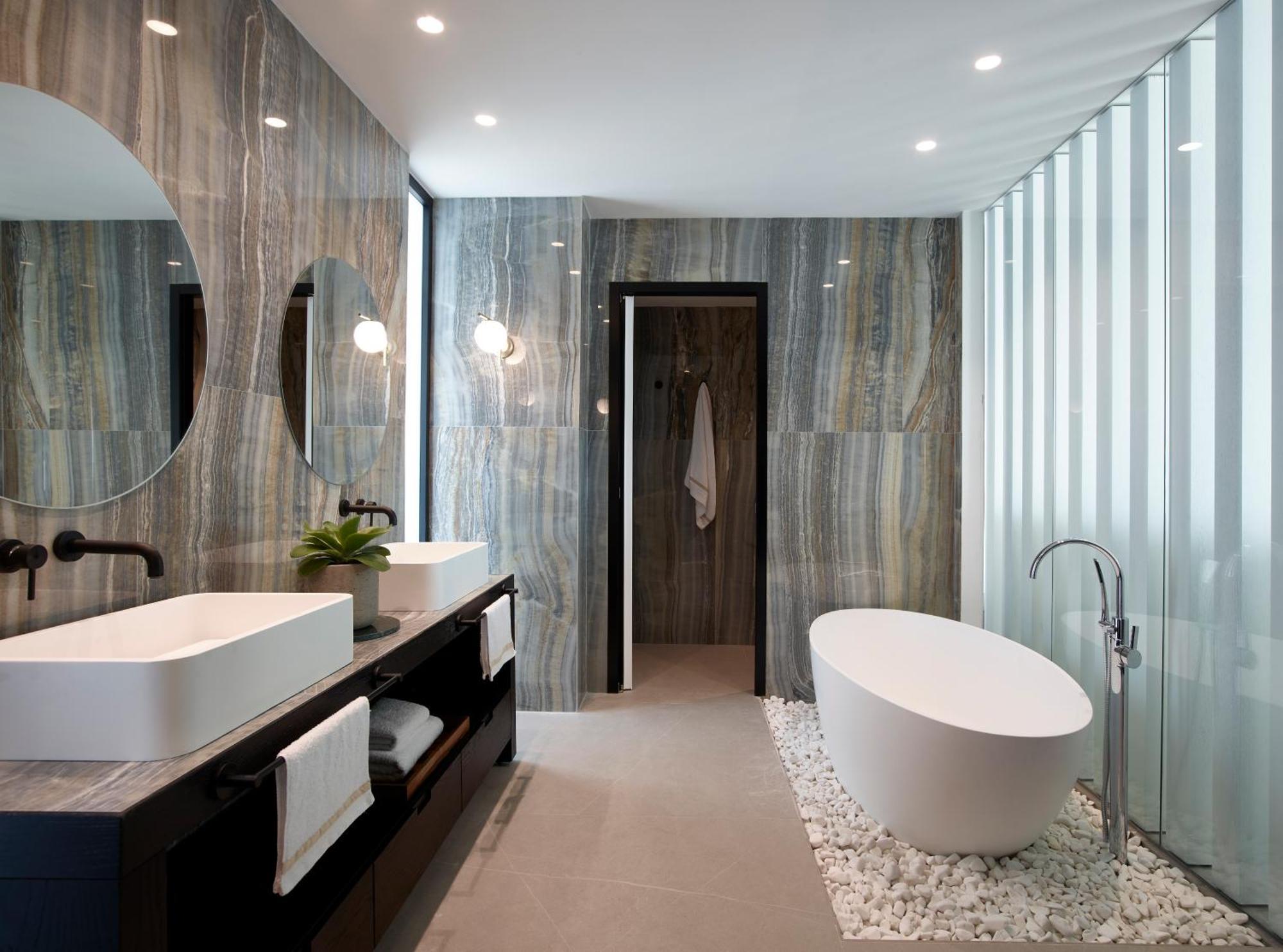 Suite Principale avec Jacuzzi Extérieur - Vue sur Mer