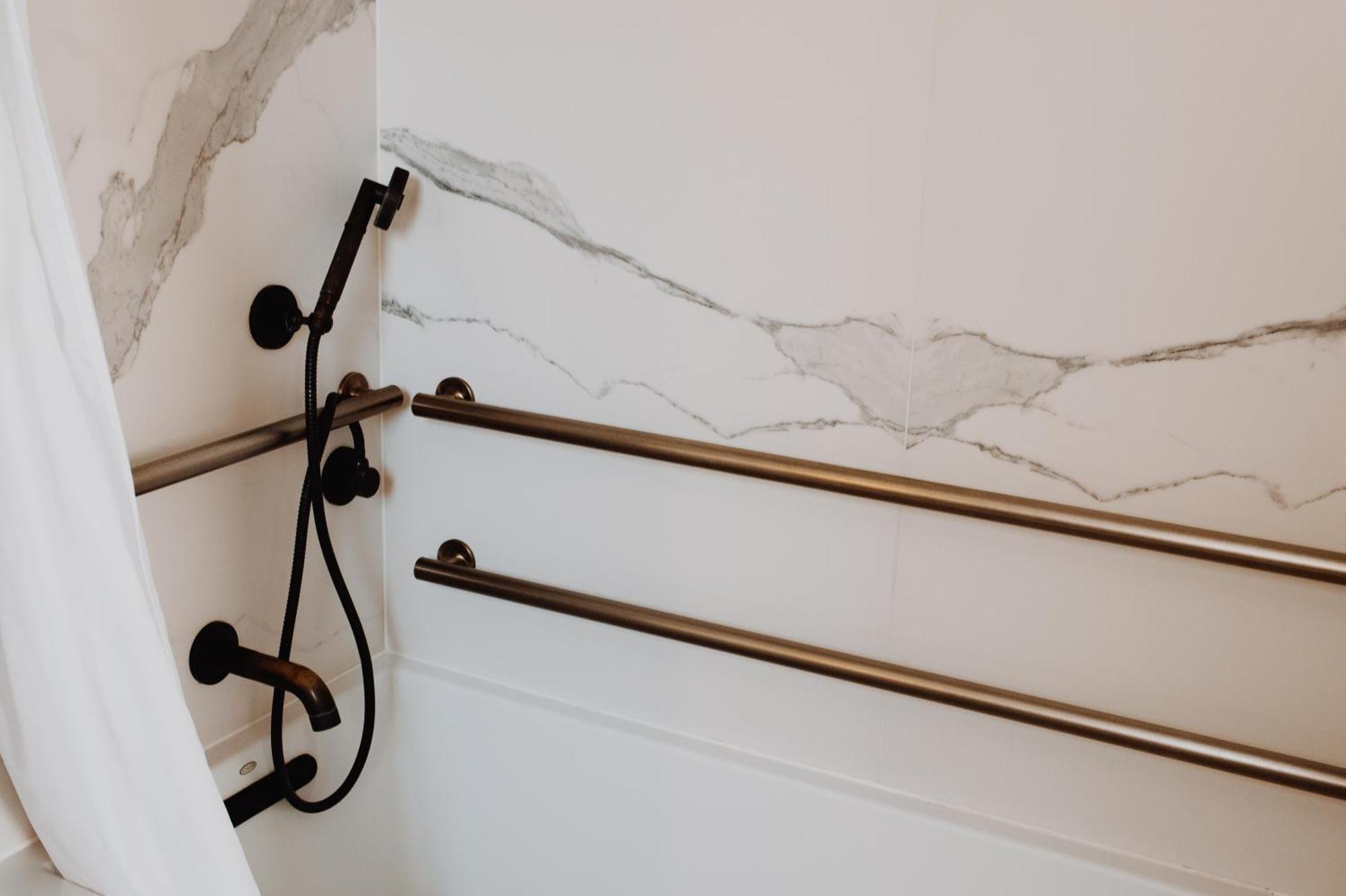 Superior King Room Accessible