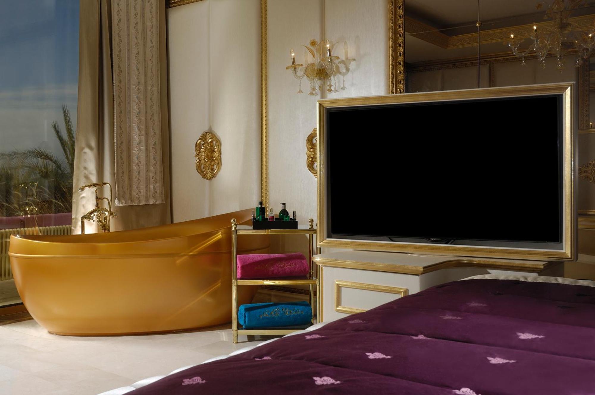 Deluxe Swimup Sea View