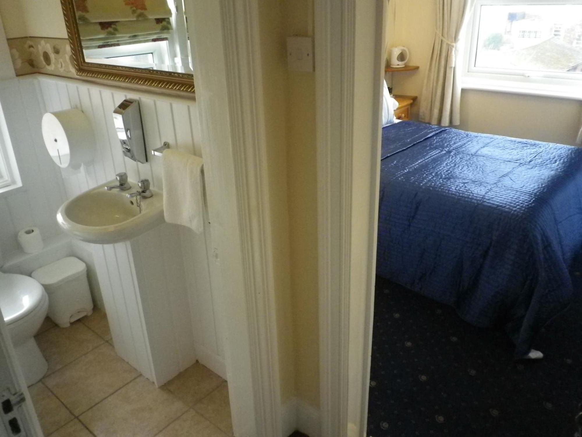 Double Room Private External Bathroom