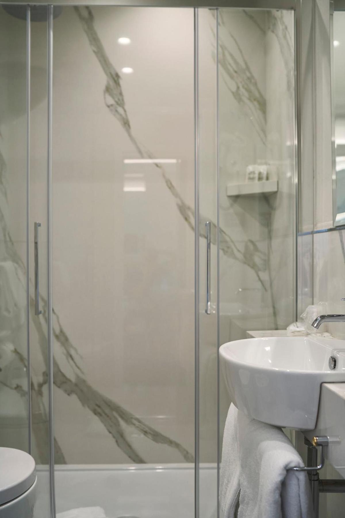 Design Double or TwinRoom