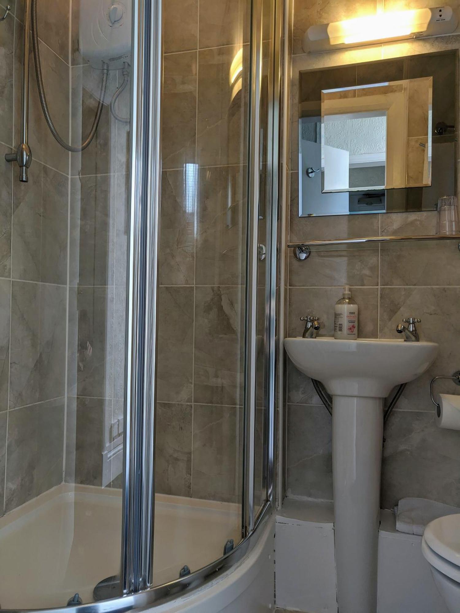 Small Double Room Private External Bathroom
