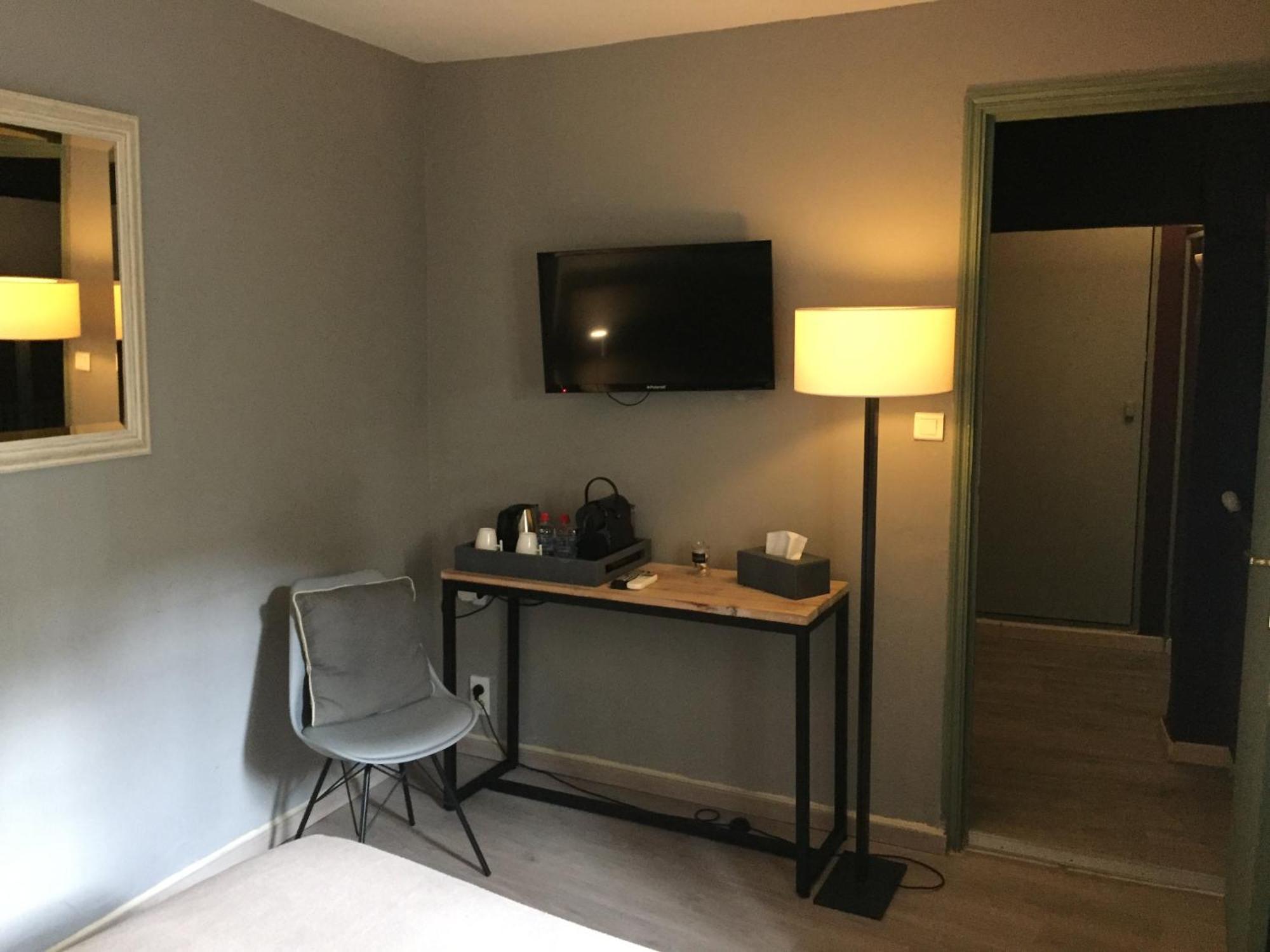 Double Room Private Bathroom