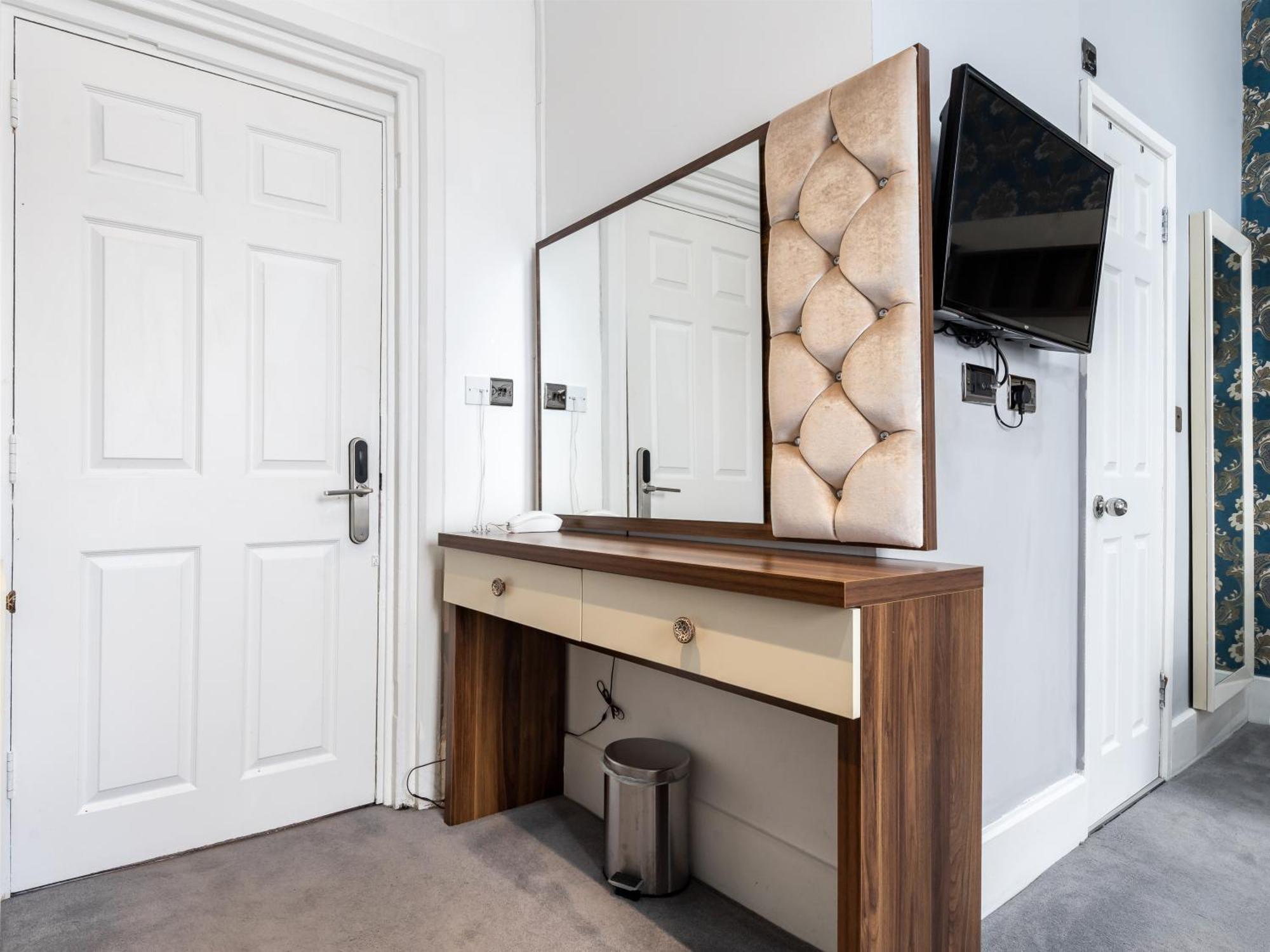 Comfort Quadruple Room