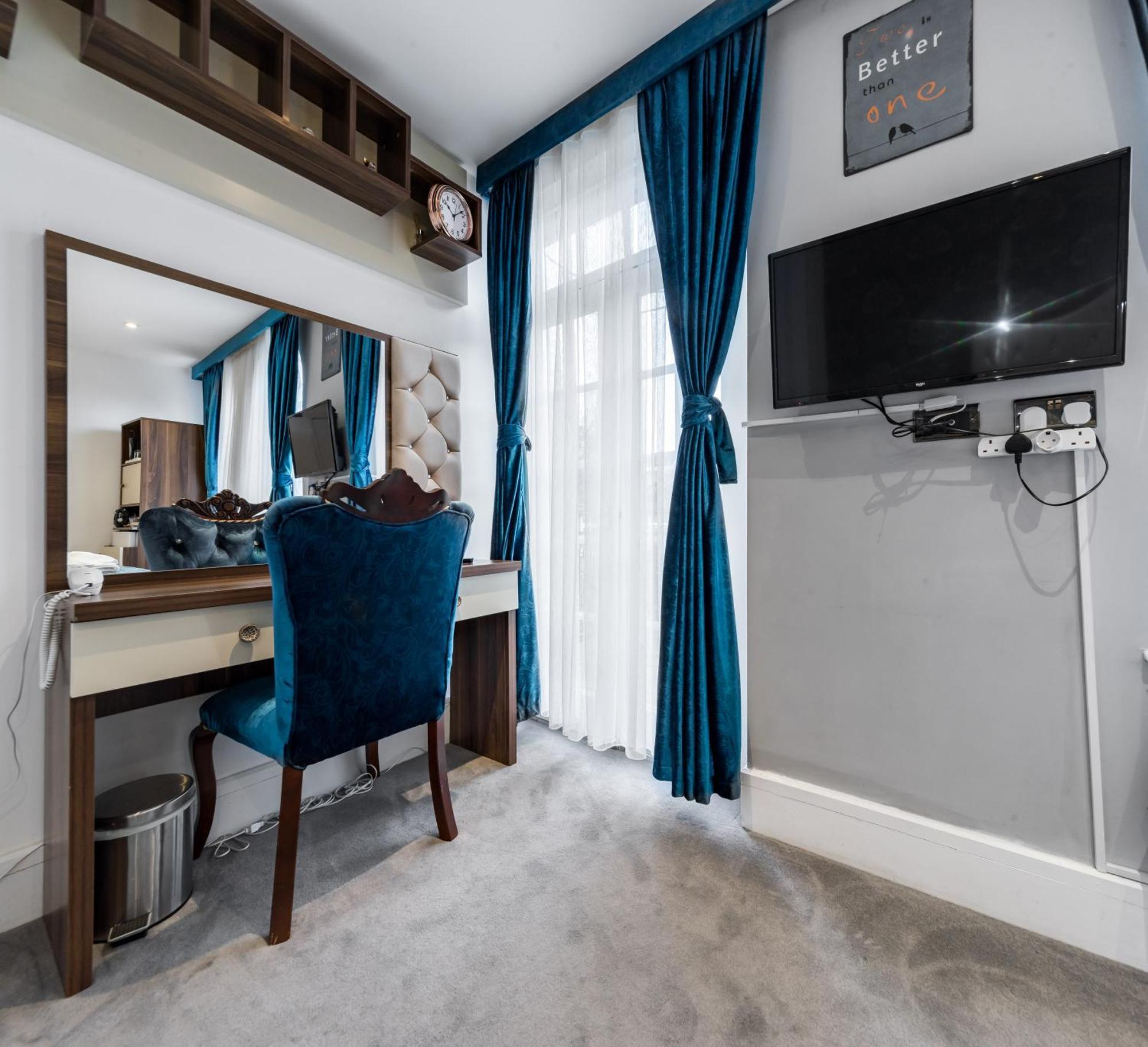 Comfort Triple Room