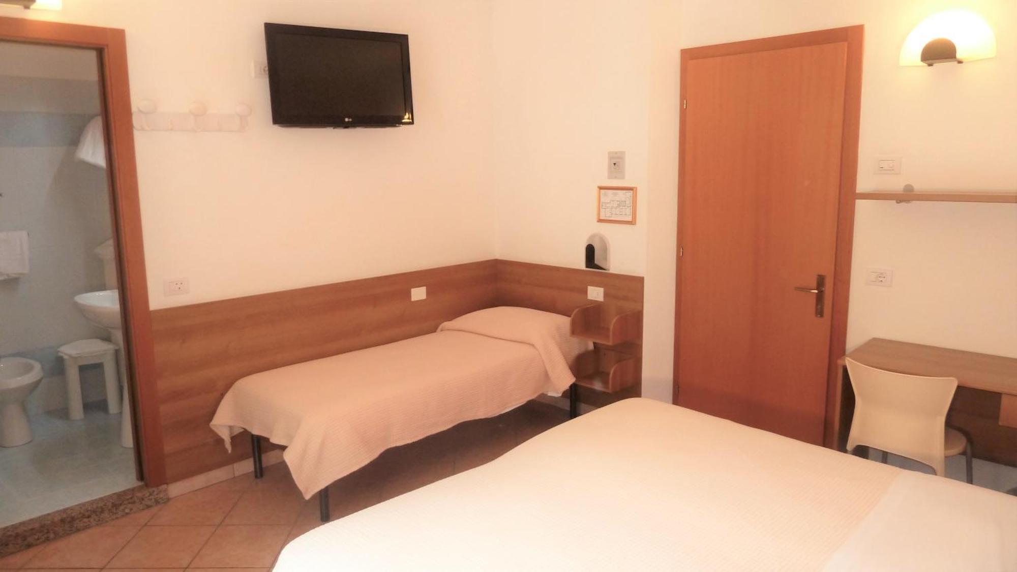 Triple Room Balcony Mountain View