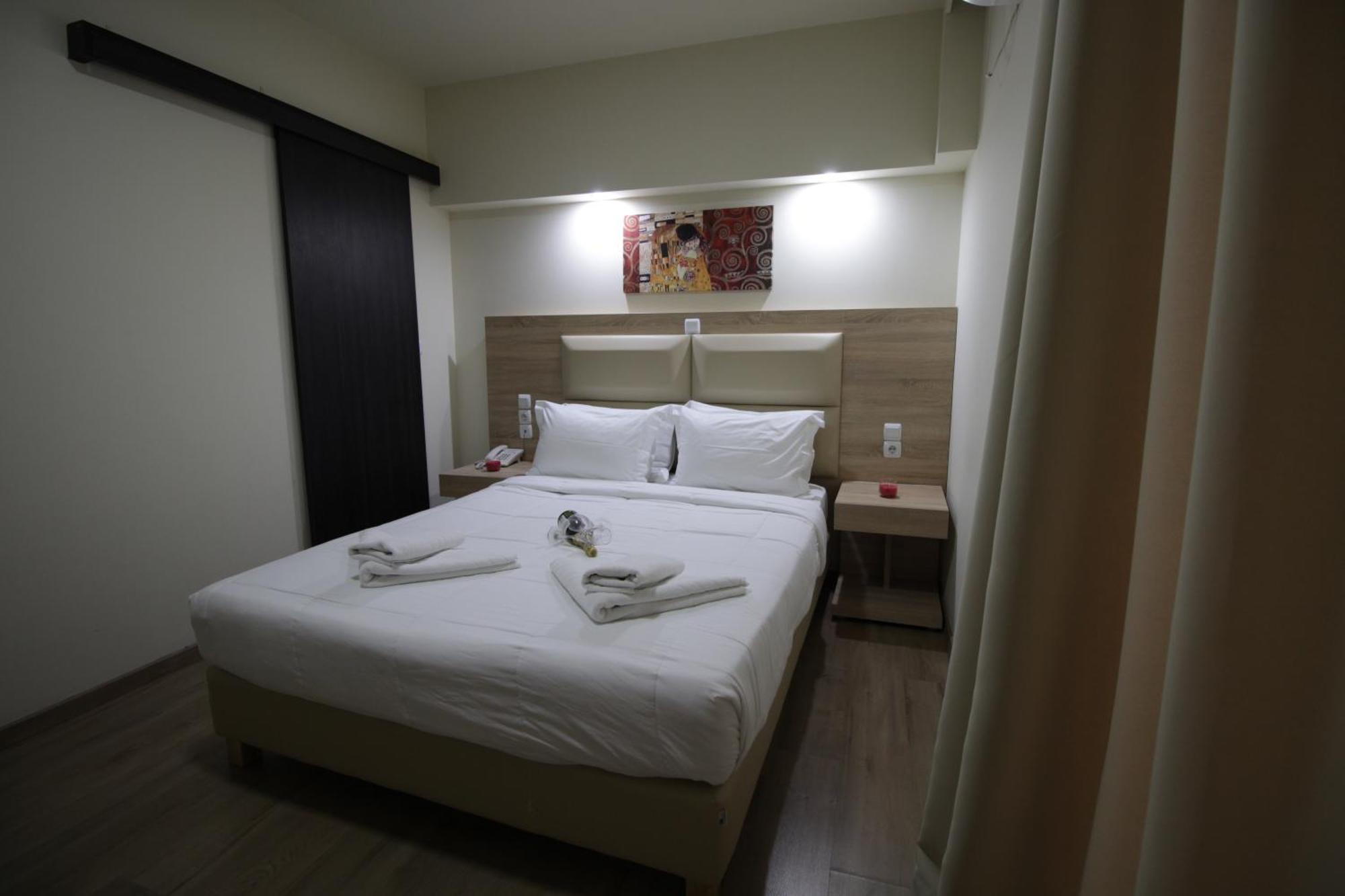Double or Twin Room Private Bathroom