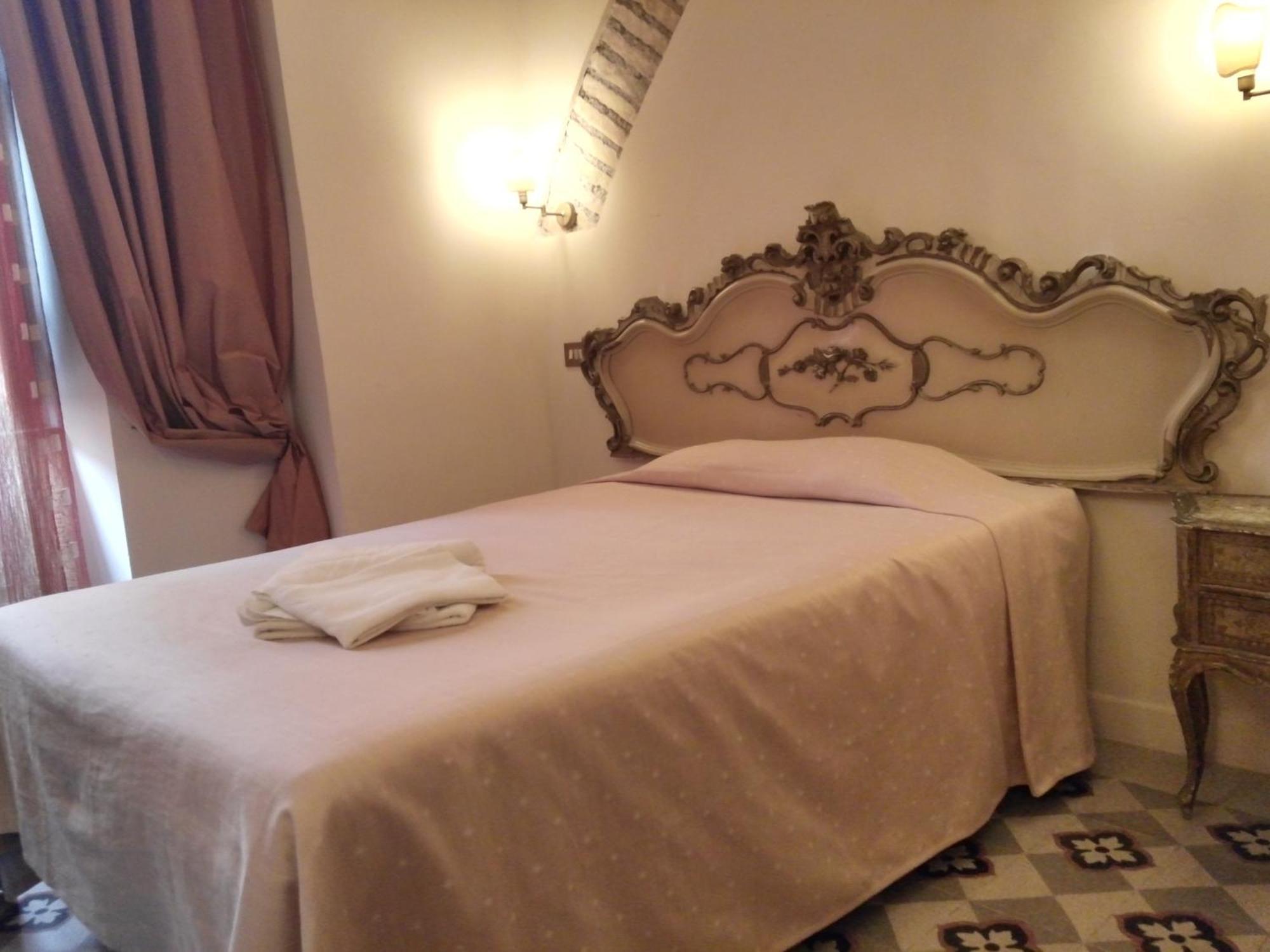 Single Room Private Bathroom