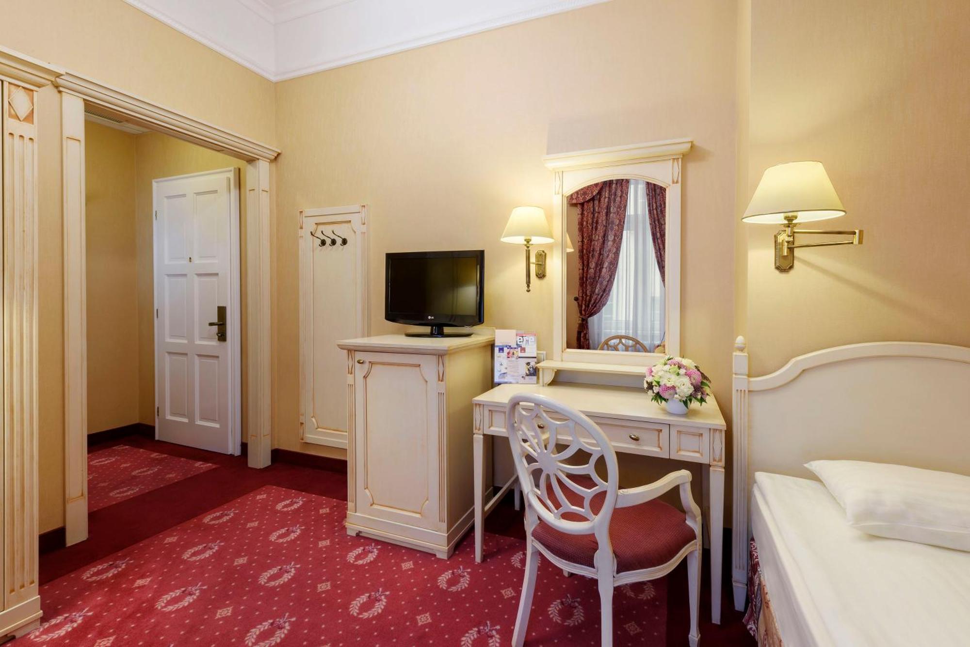 Classic Single Room