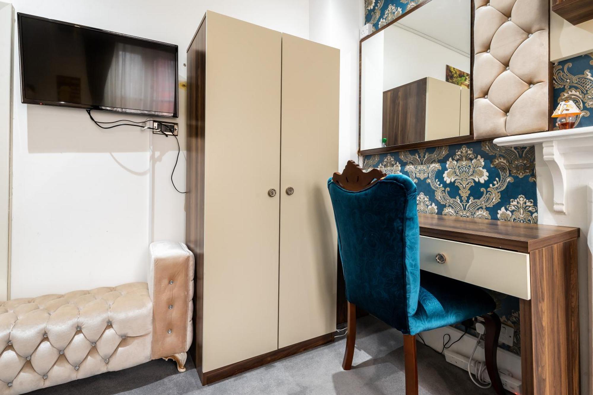 Comfort Triple Room