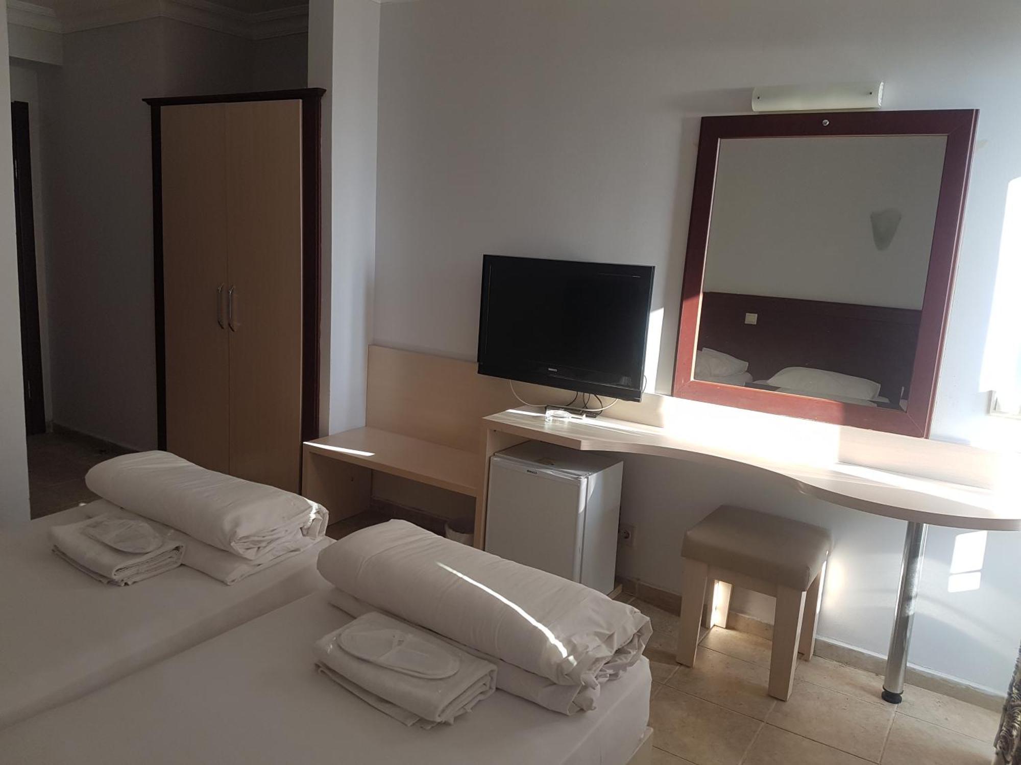 Double or Twin Room Sea View