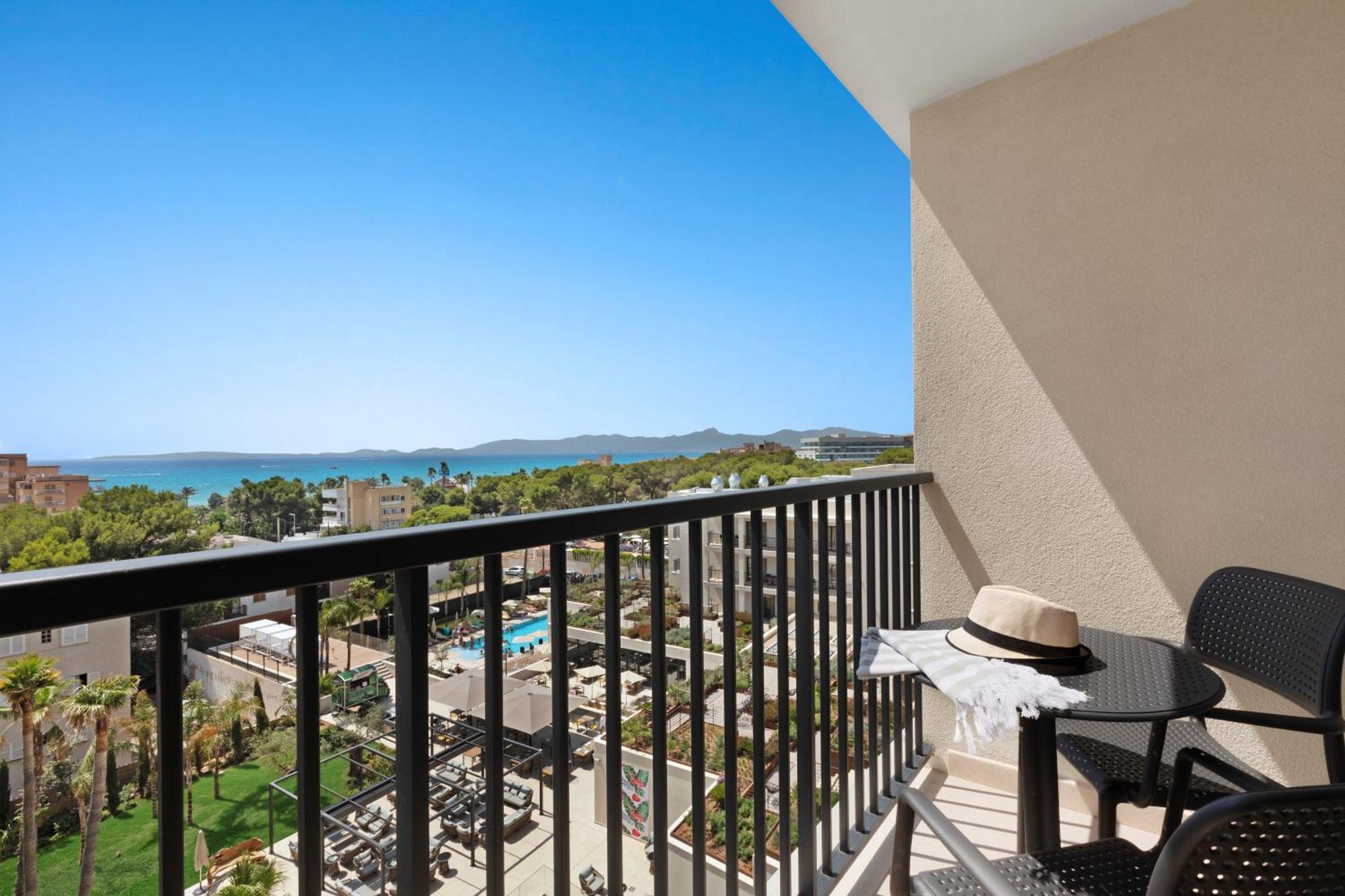 Double or Twin Room Pool View