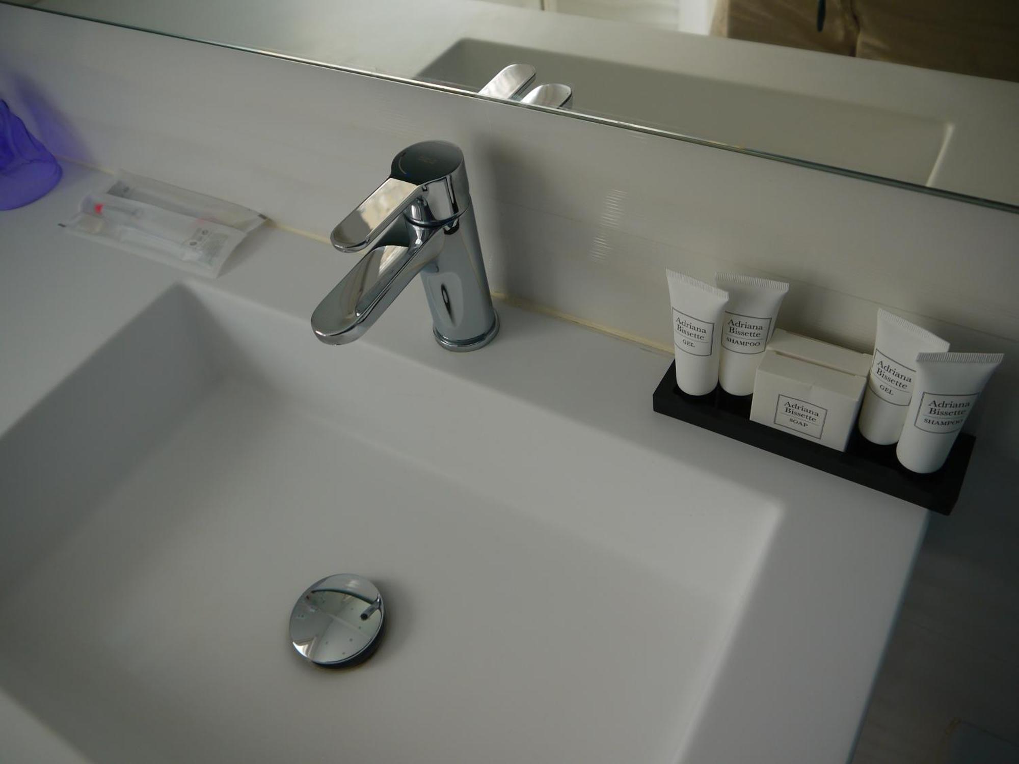 Twin Room Bath