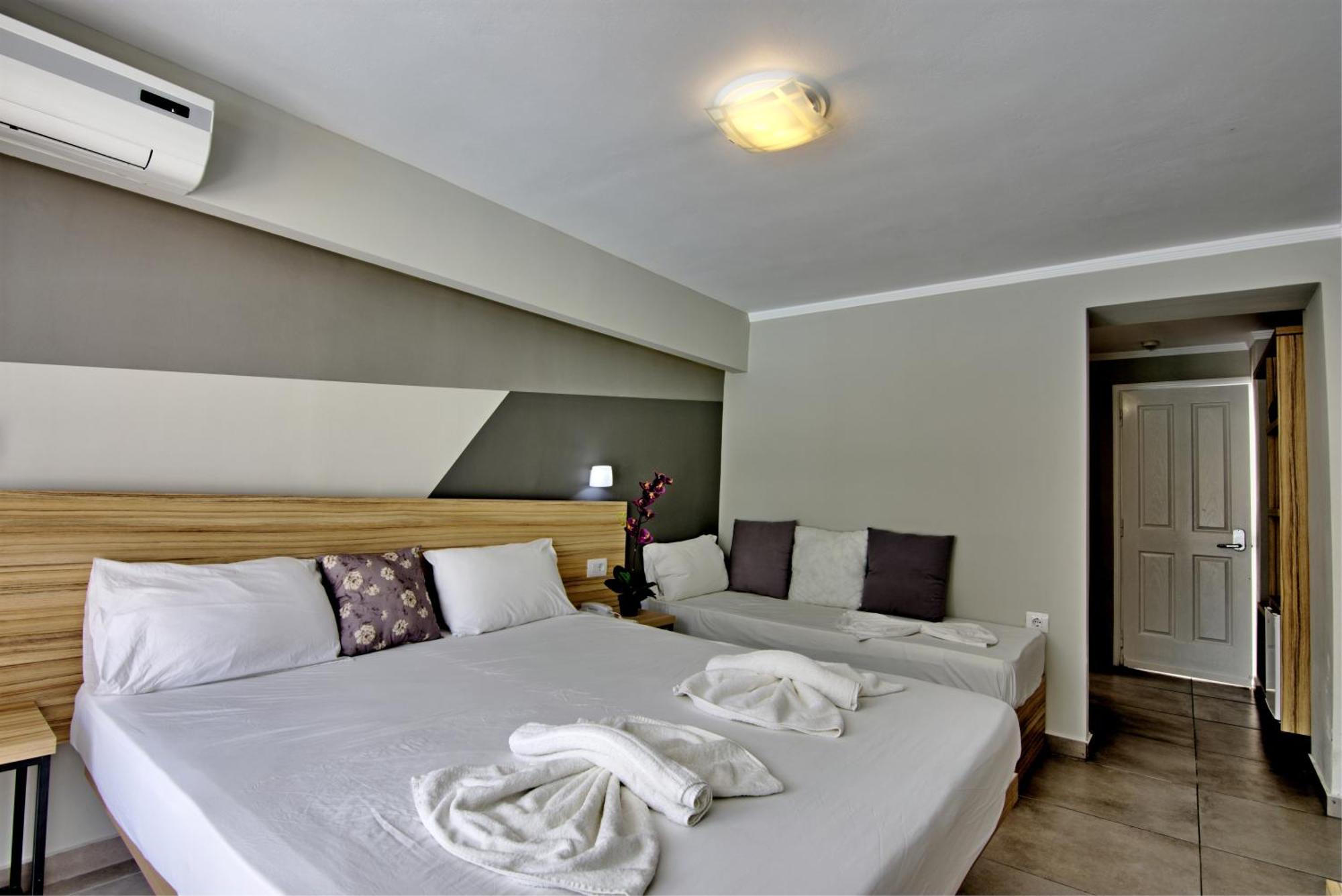 Double Room Private Pool Swim Up