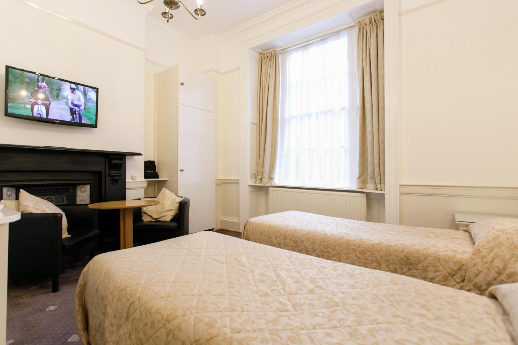 Double or Twin Room Bathroom