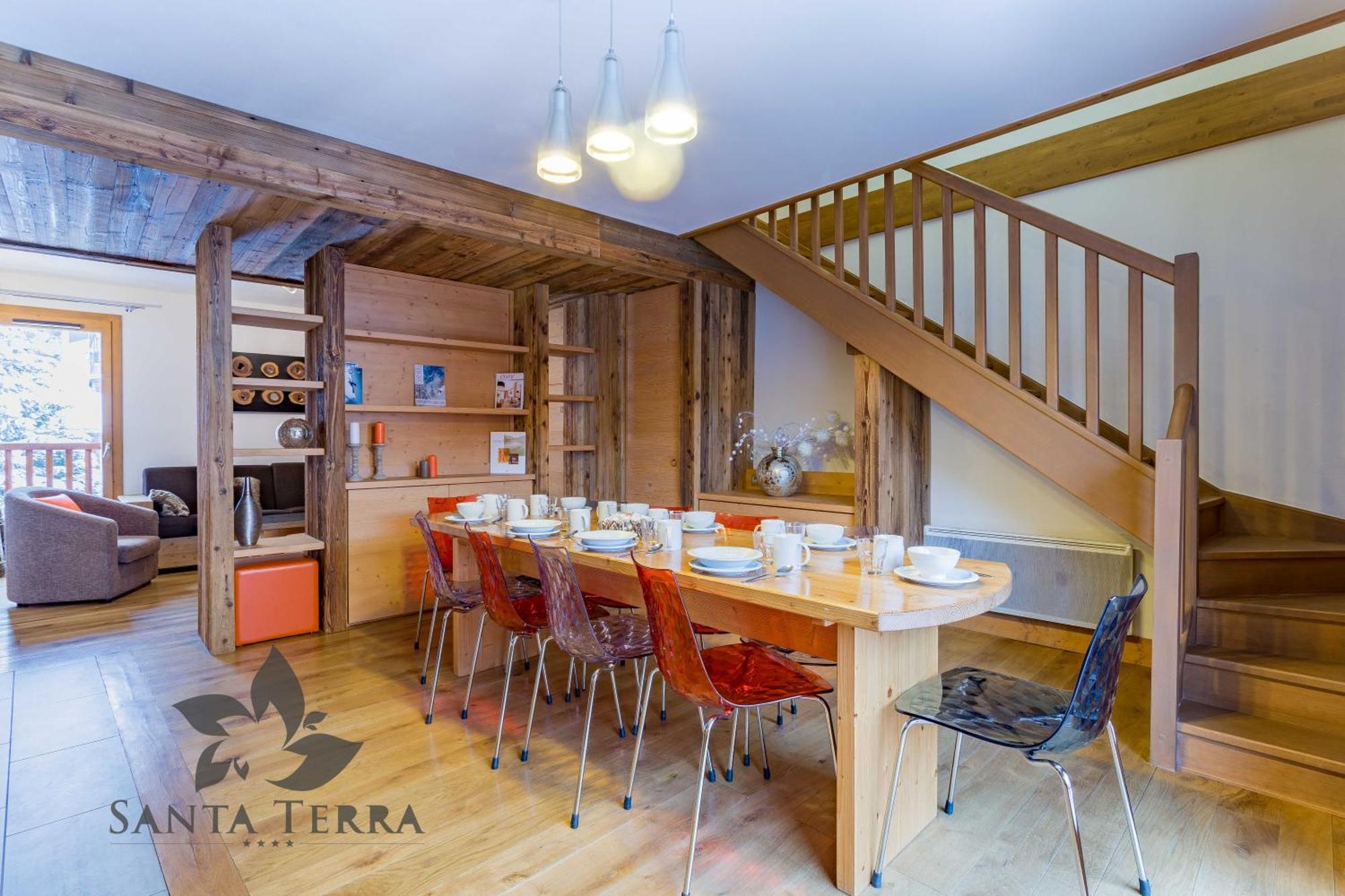 Four-Bedroom Duplex Apartment 8