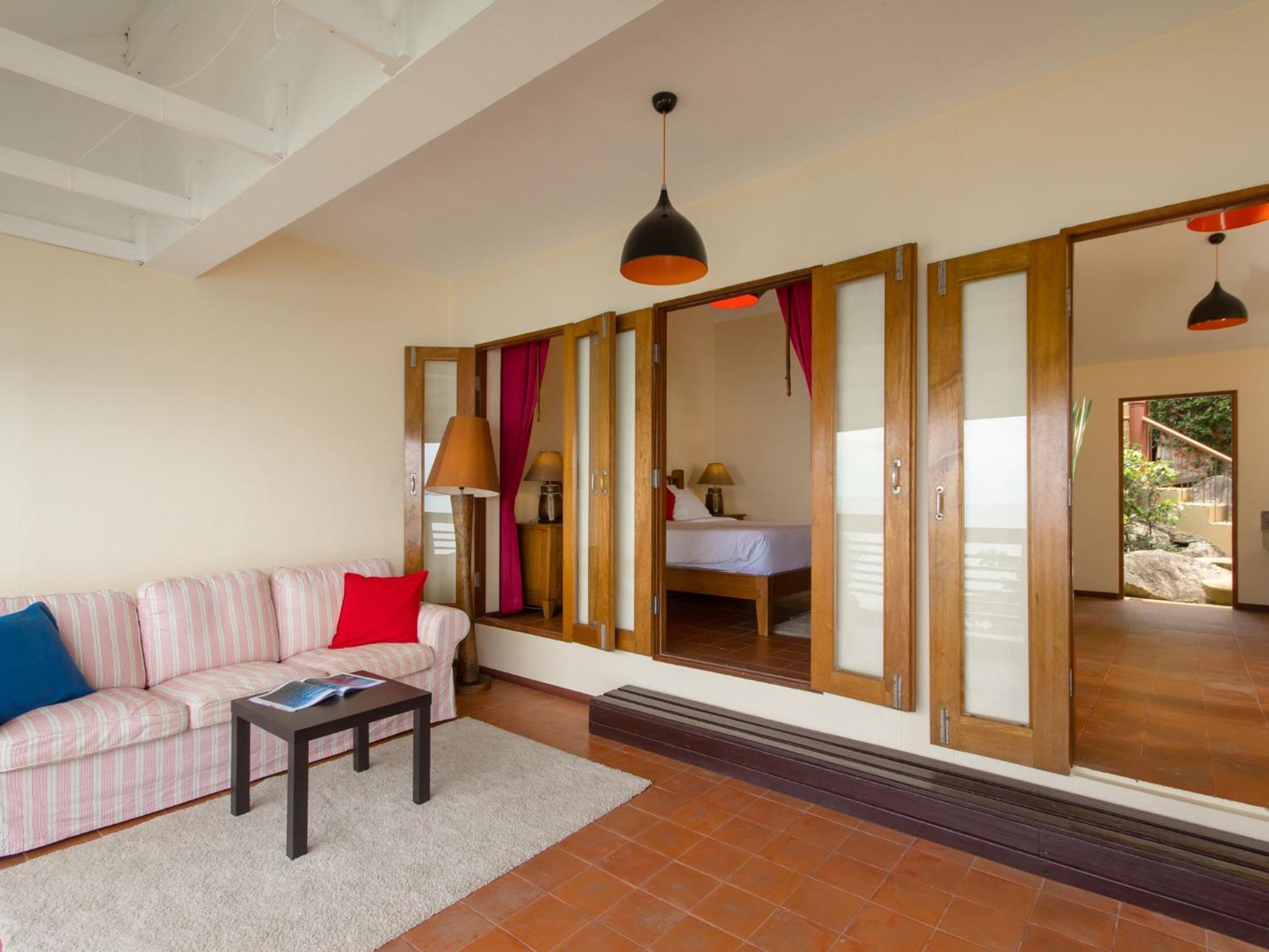 ocean front deluxe 1 bedroom villa