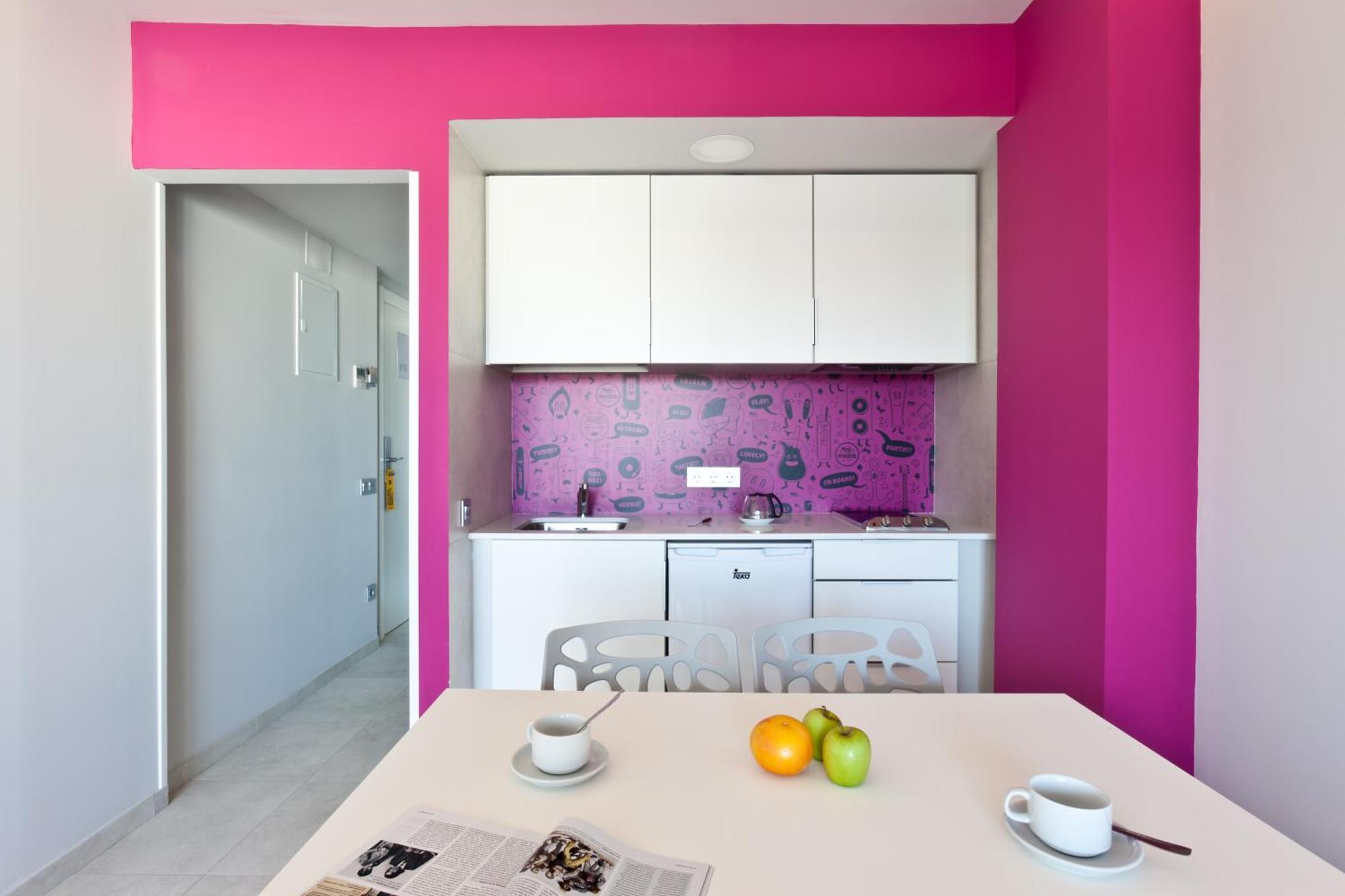 Three-Bedroom Apartment,1588166489:JPEG