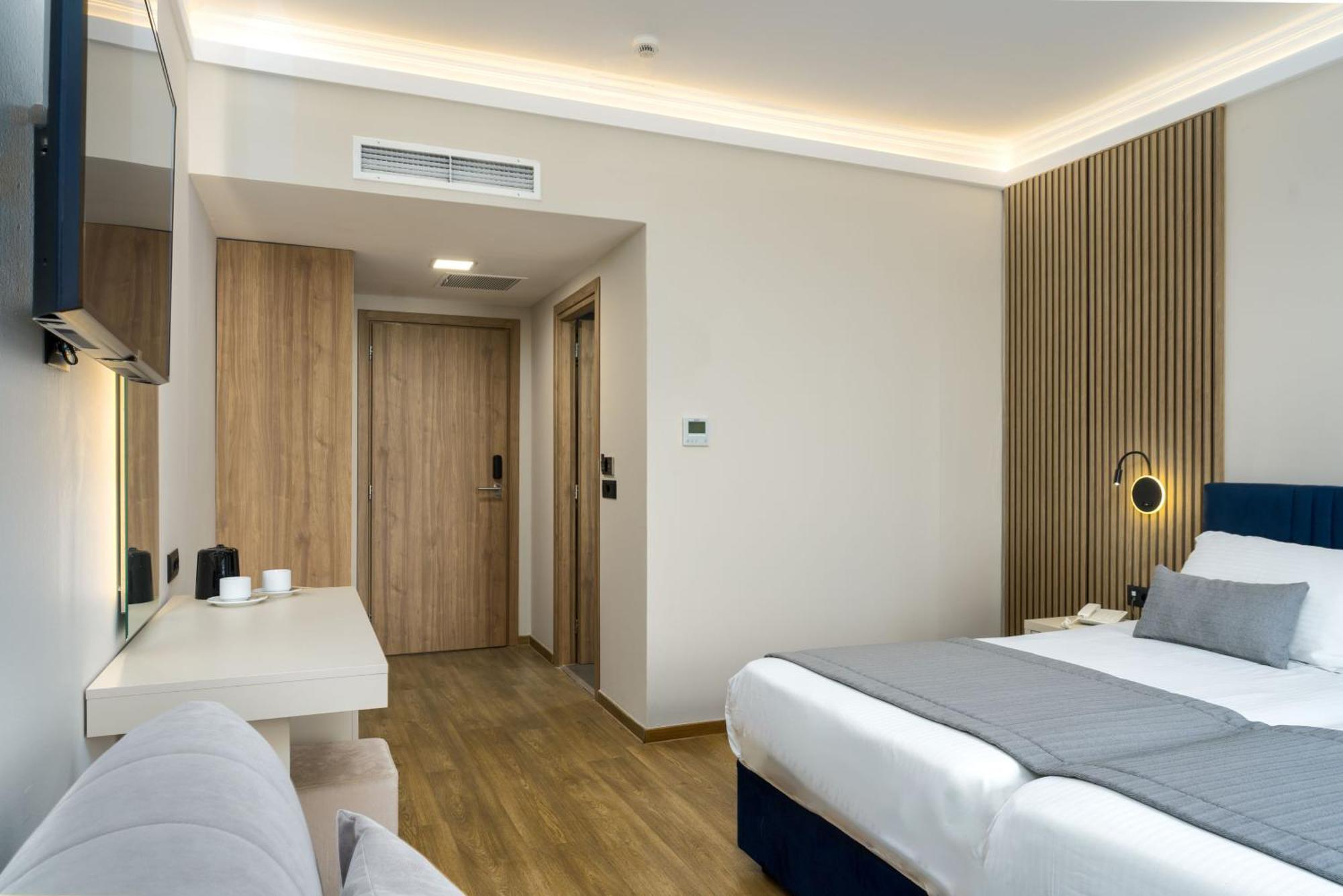Double or Twin Room Mountain View