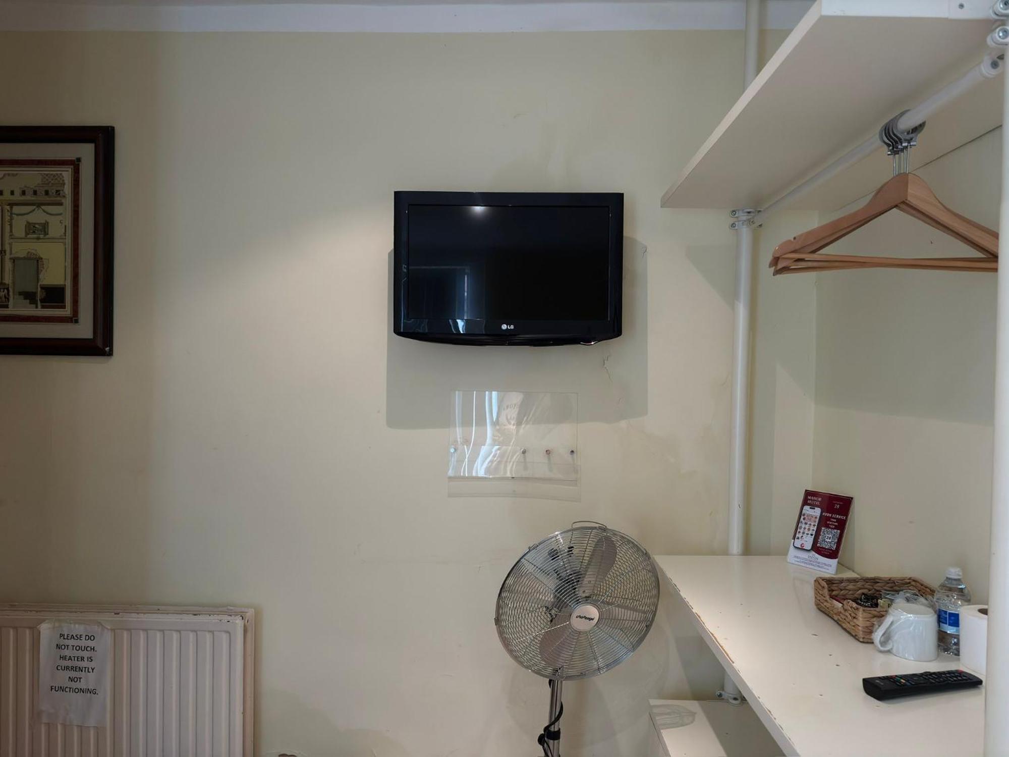 Quarto Individual com Chuveiro