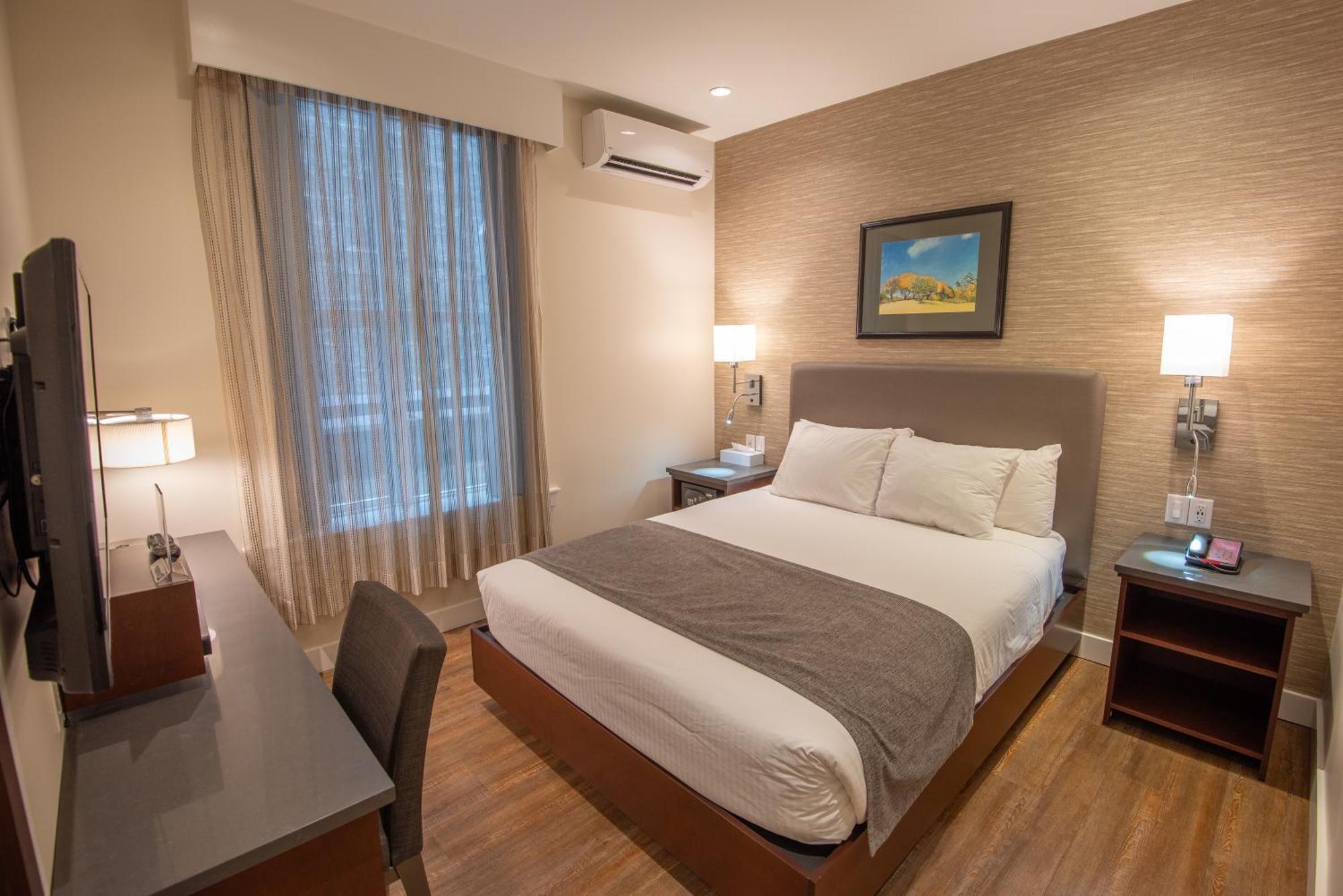 Queen room Newly Renovated