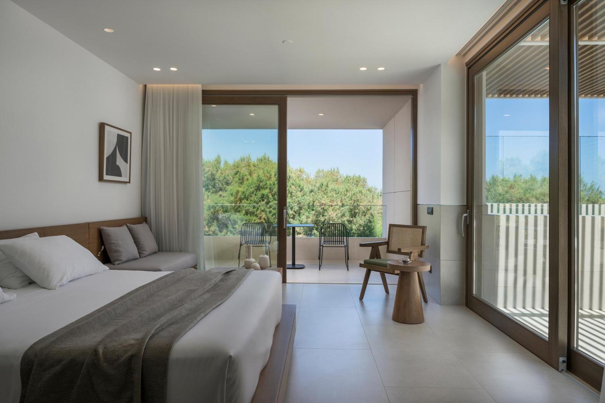 Deluxe Suite private swimming pool