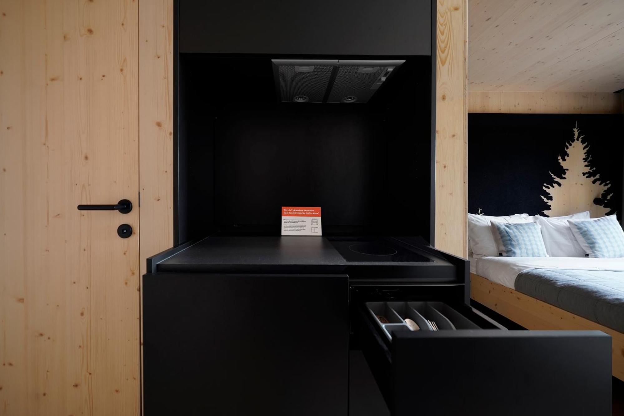 Medium Studio Kitchenette