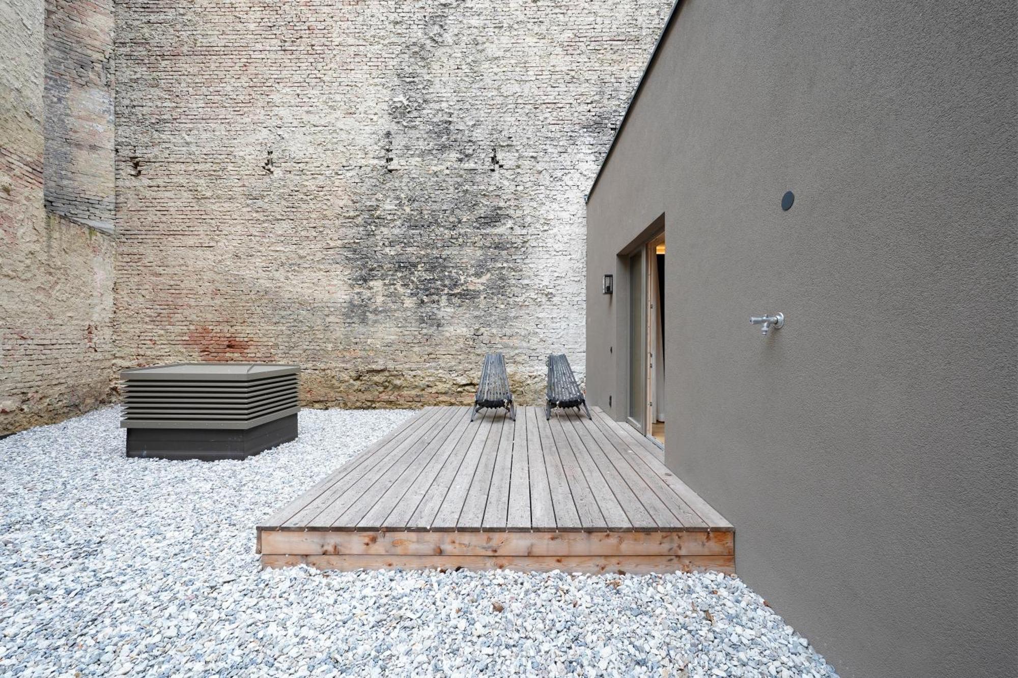 Large Studio Kitchenette Terrace Accessible