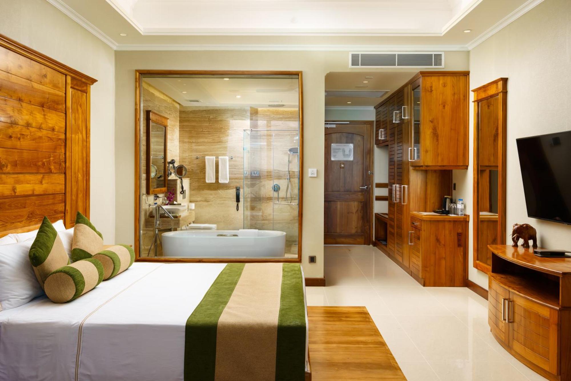 Deluxe room with sea view and 10% discount on SPA treatments