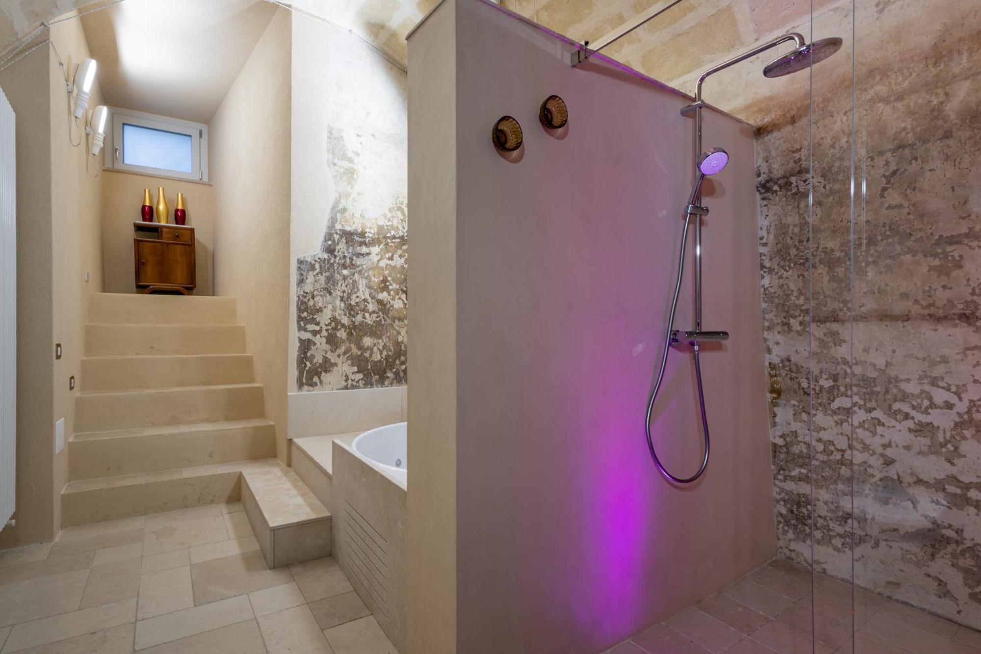 Chambre Lit King-Size avec Baignoire Spa