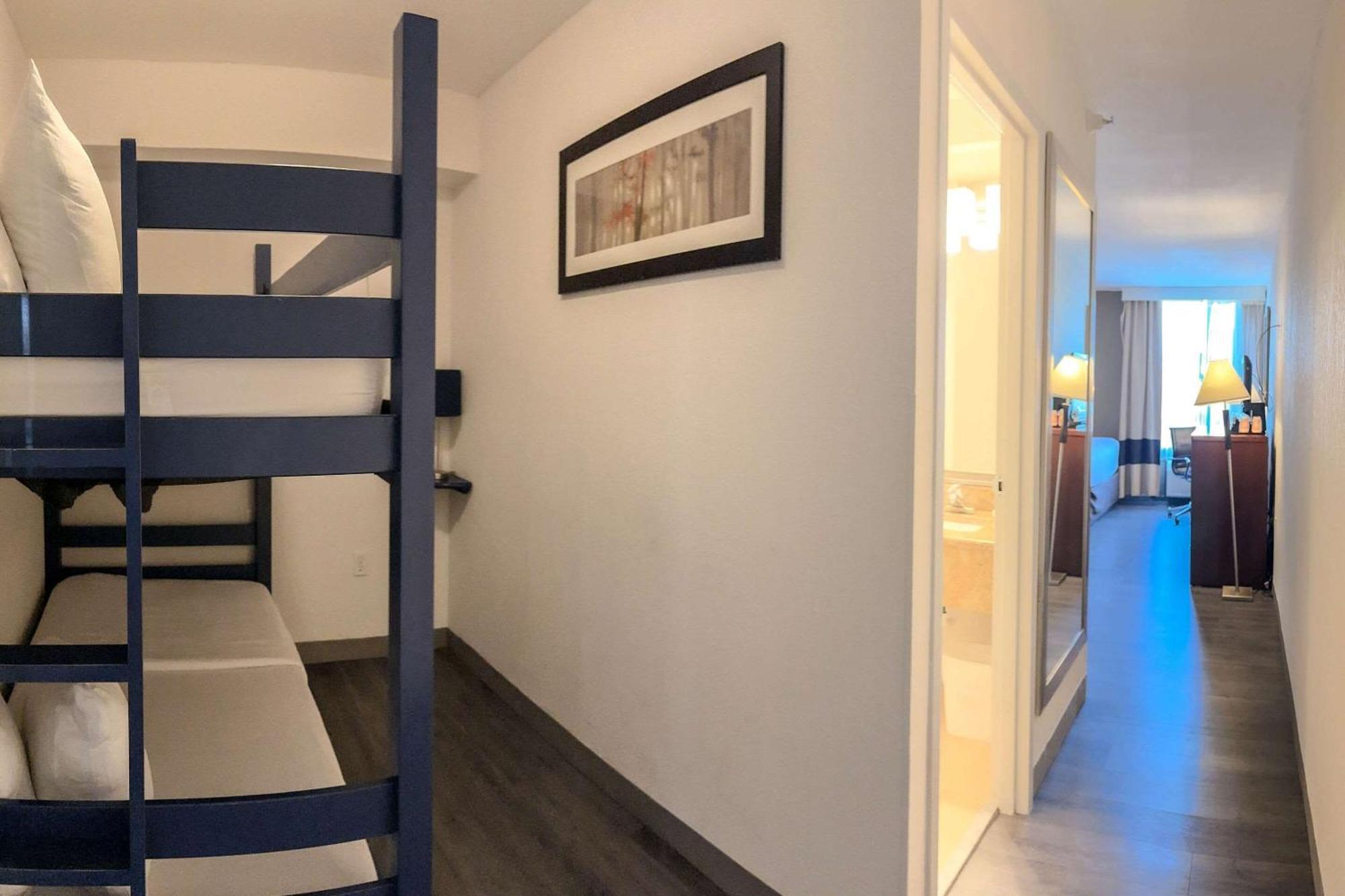 Family Room Two Queen Beds Bunk Bed