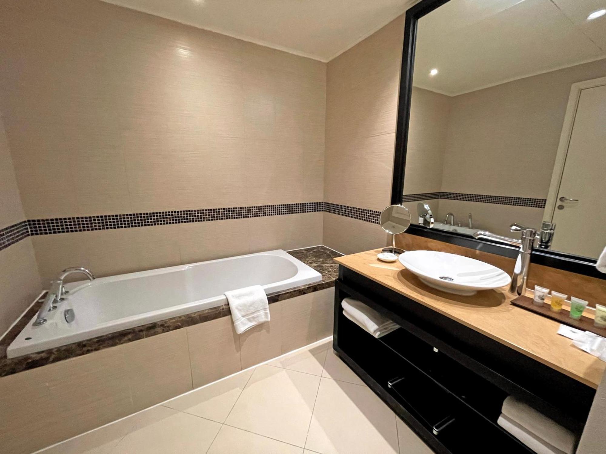 One-Bedroom Apartment,1590345080:JPEG