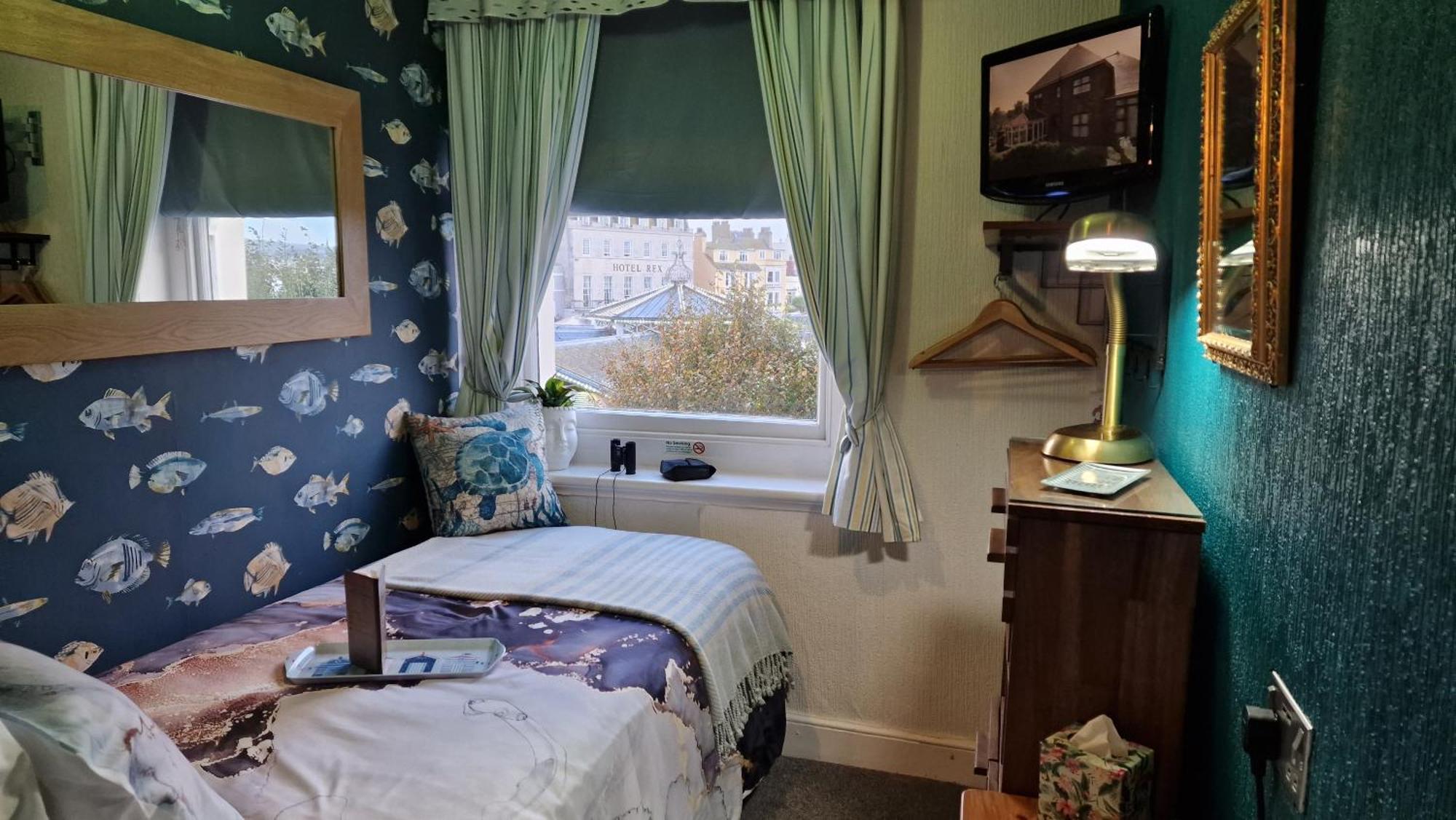 Single Room,1565636707:JPEG