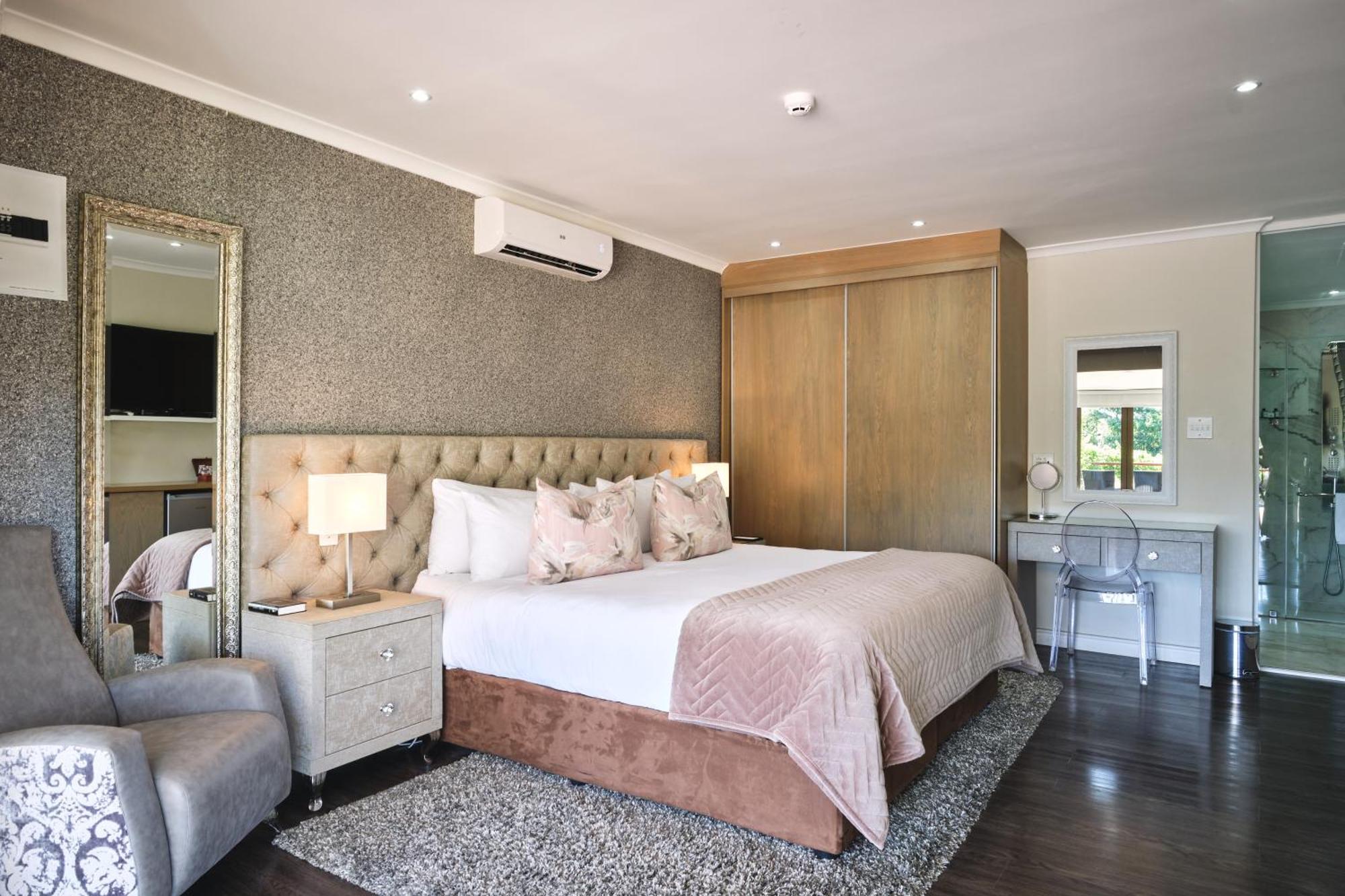 Luxury Suite