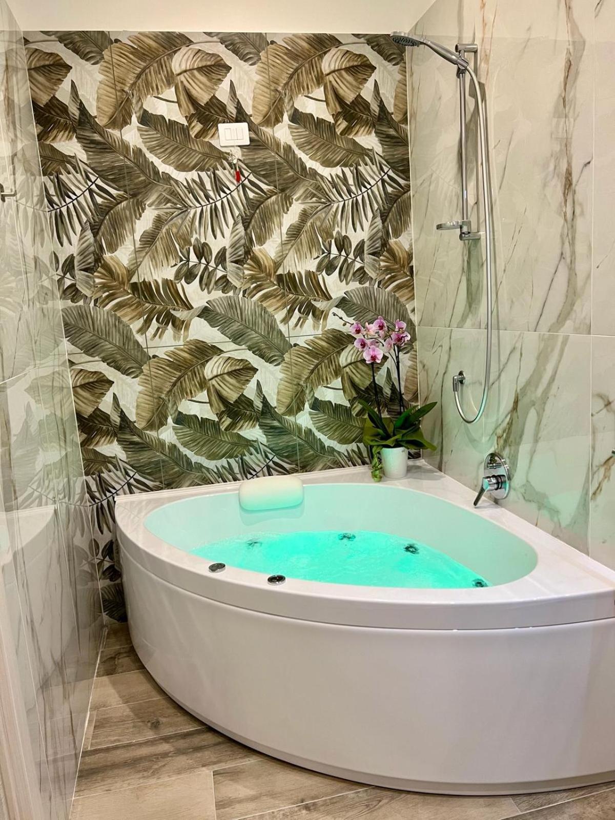 King Room Spa Bath