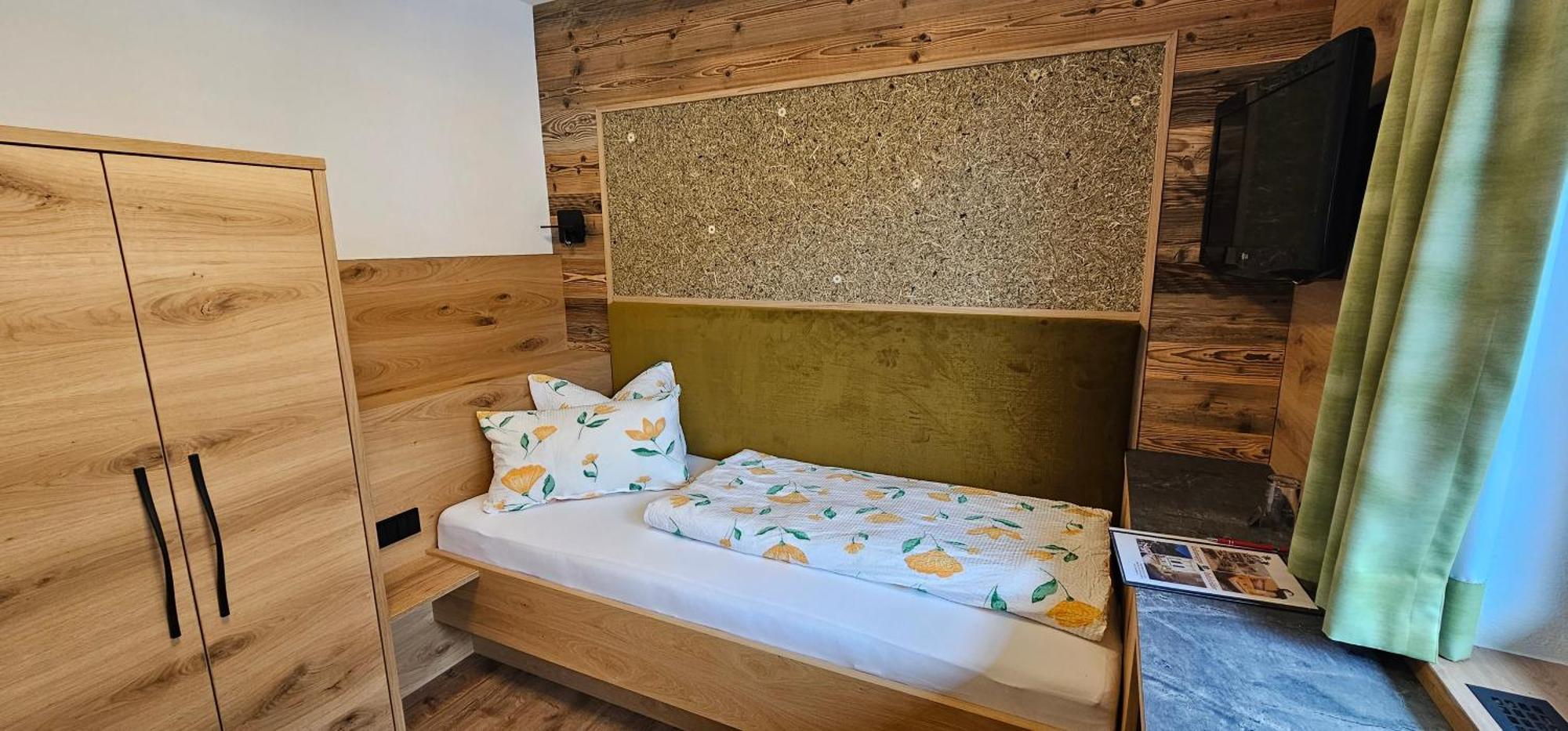 Single Room Balcony,1591270352:JPEG