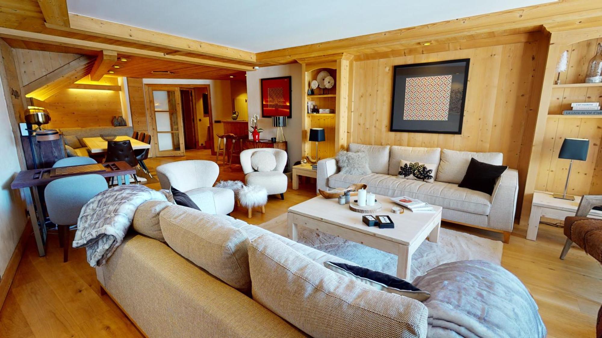 Deluxe Apartment