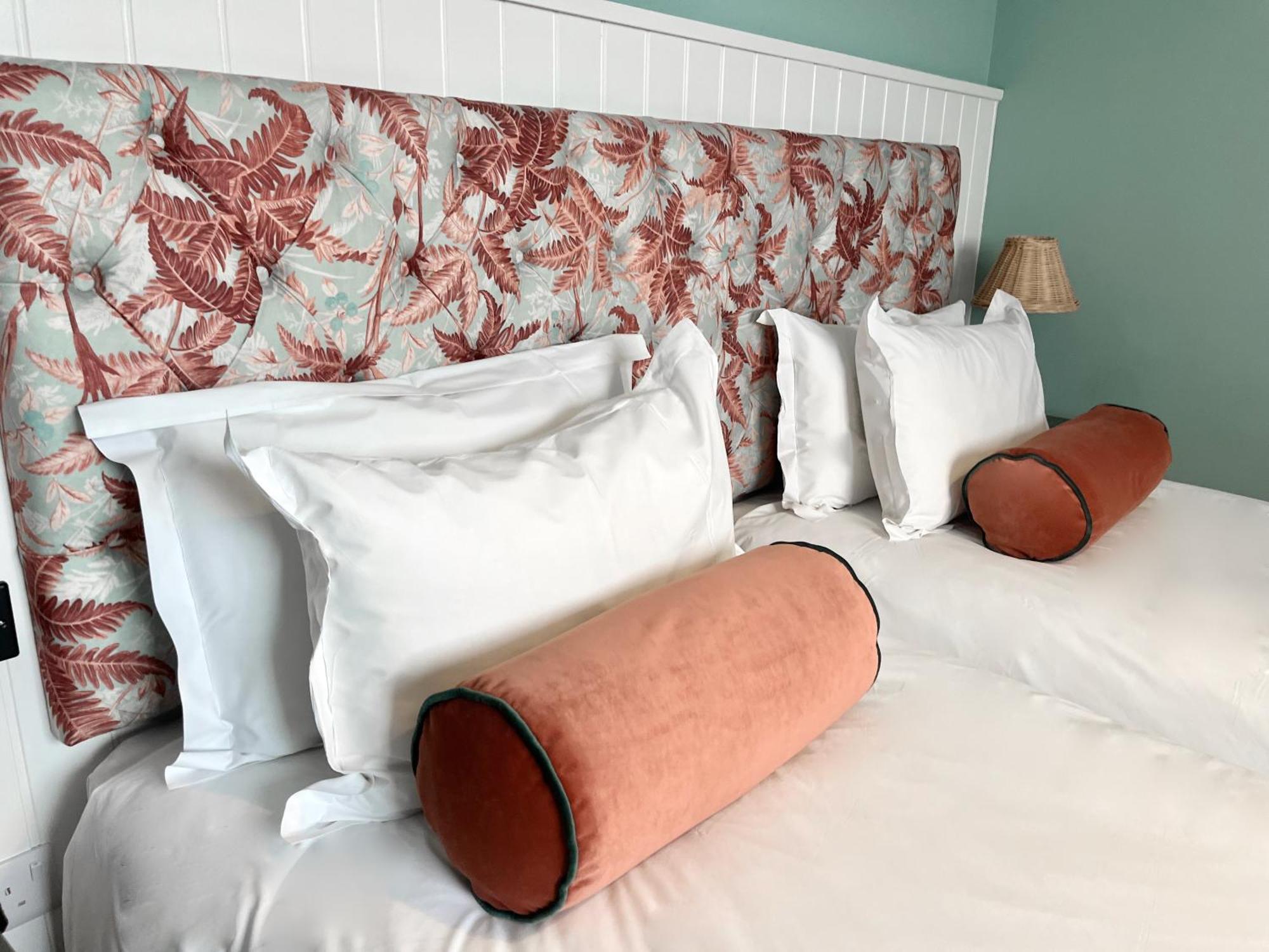 Cozy Twin Room,1591483300:JPEG