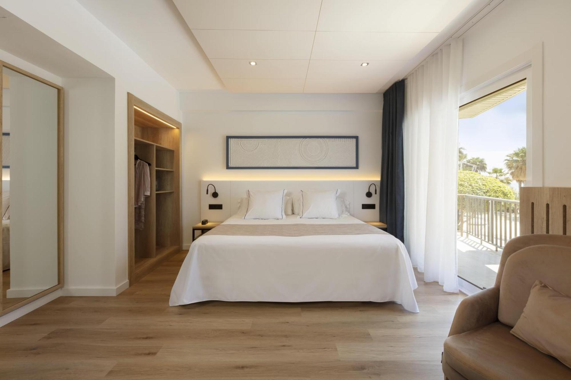 Junior Suite with Sea View,1592045764:JPEG
