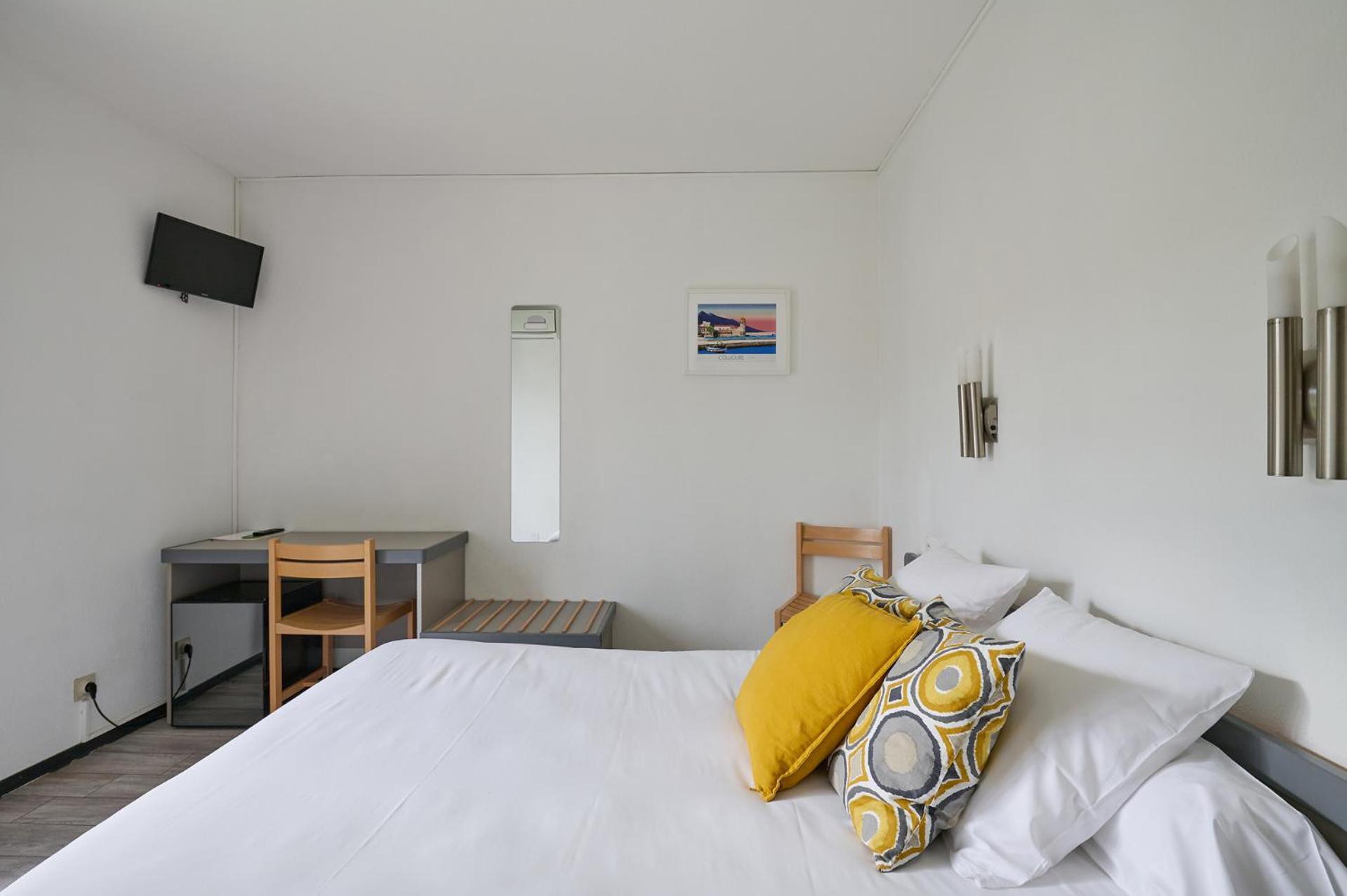 Comfort Doppelzimmer mit Balkon und Klimaanlage - Straßenseite