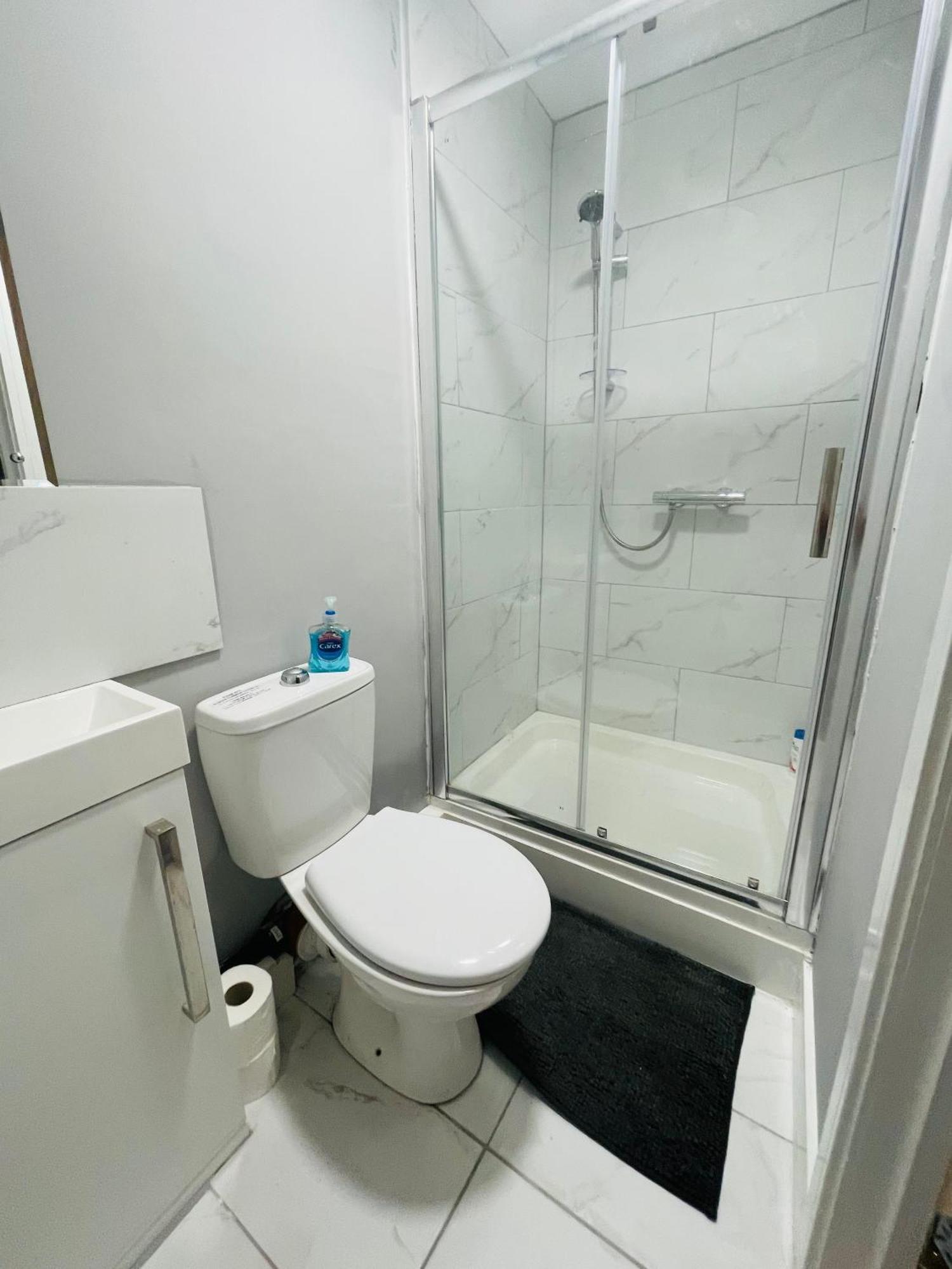 Double Room Private Bathroom