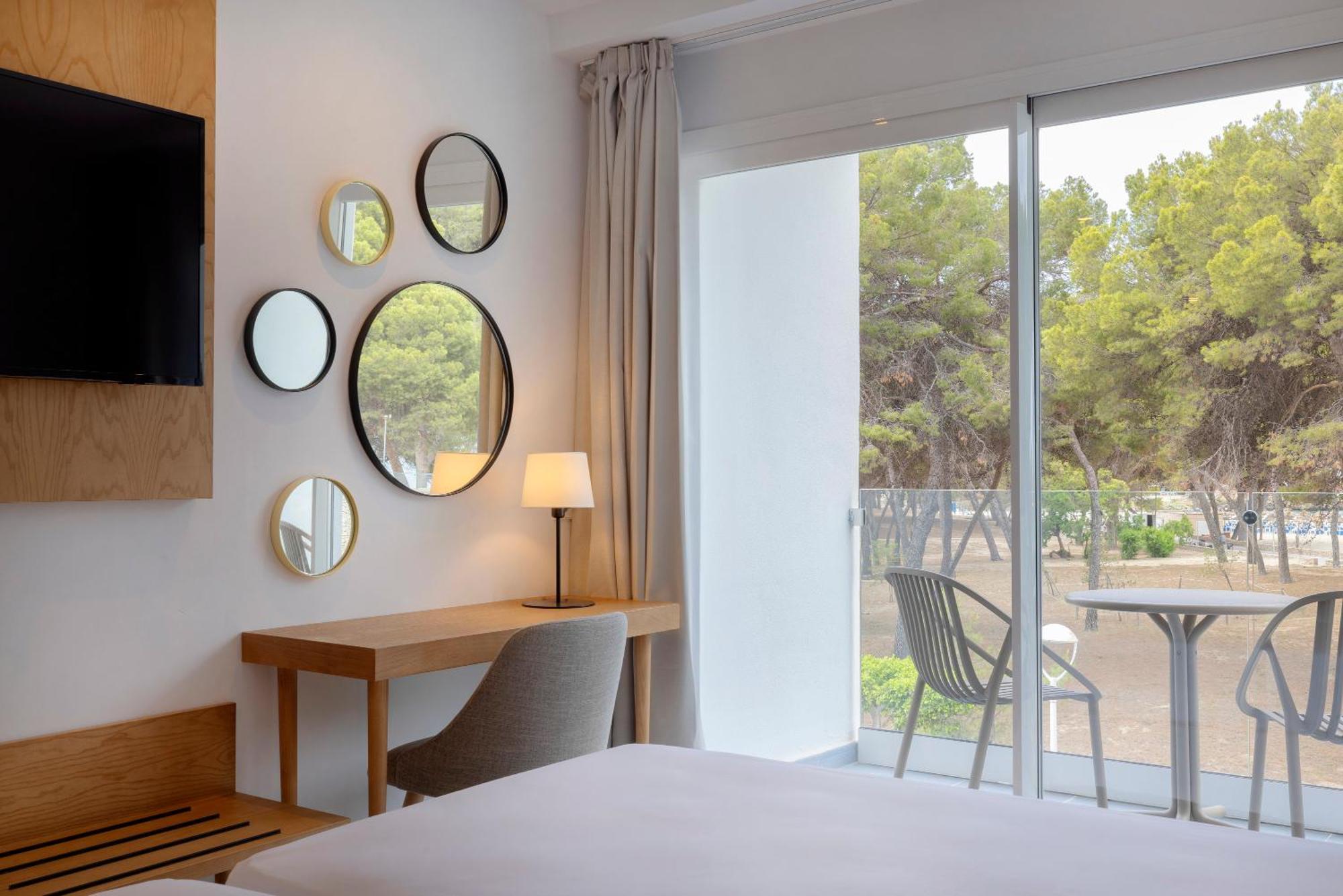 Twin Room Balcony Beach View