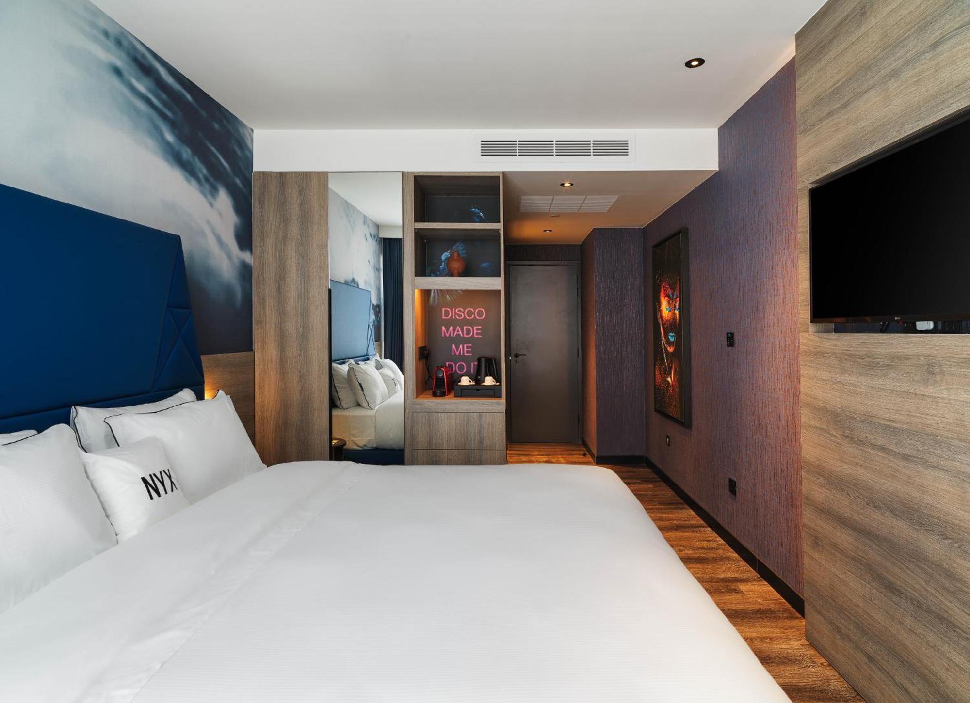 Design Double Star Partial Sea View