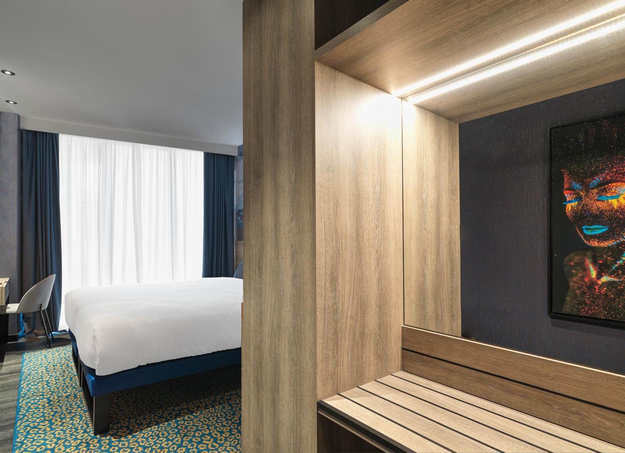 Design Double Star Partial Sea View