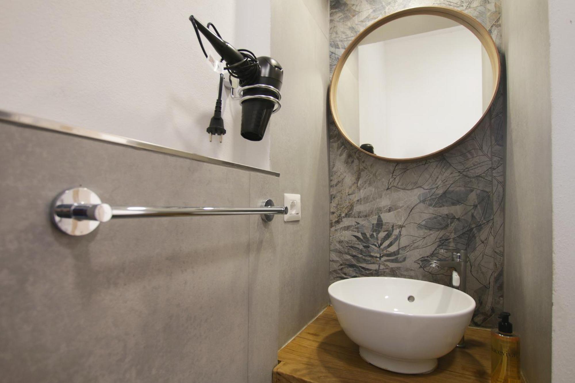 Double Room Private Bathroom