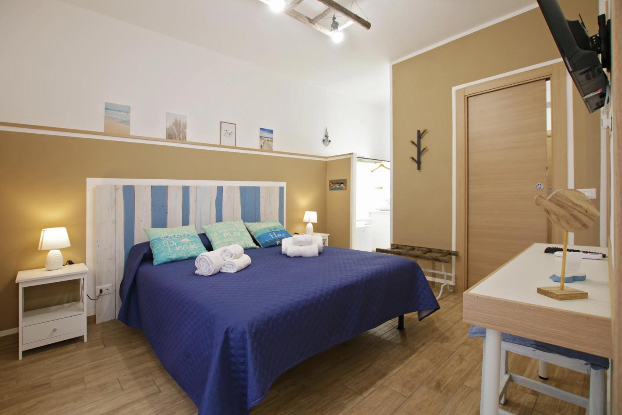 Double Room Private Bathroom