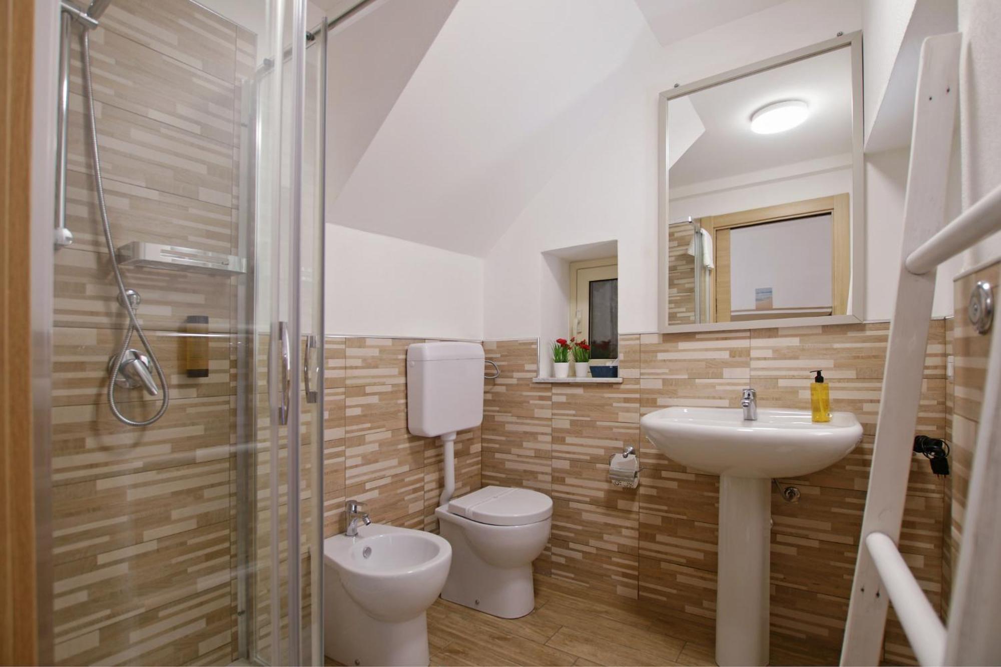 Double Room Private Bathroom