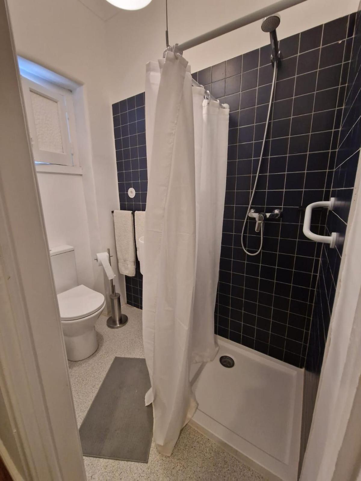 Single Room Bathroom