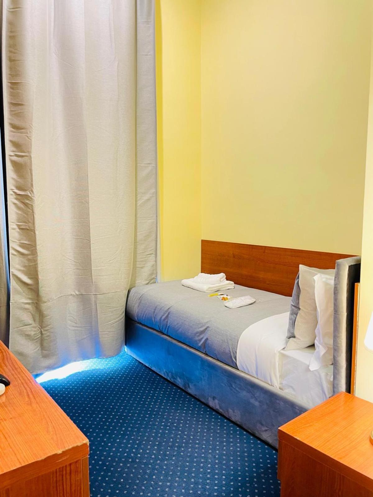 Single Room Private Bathroom