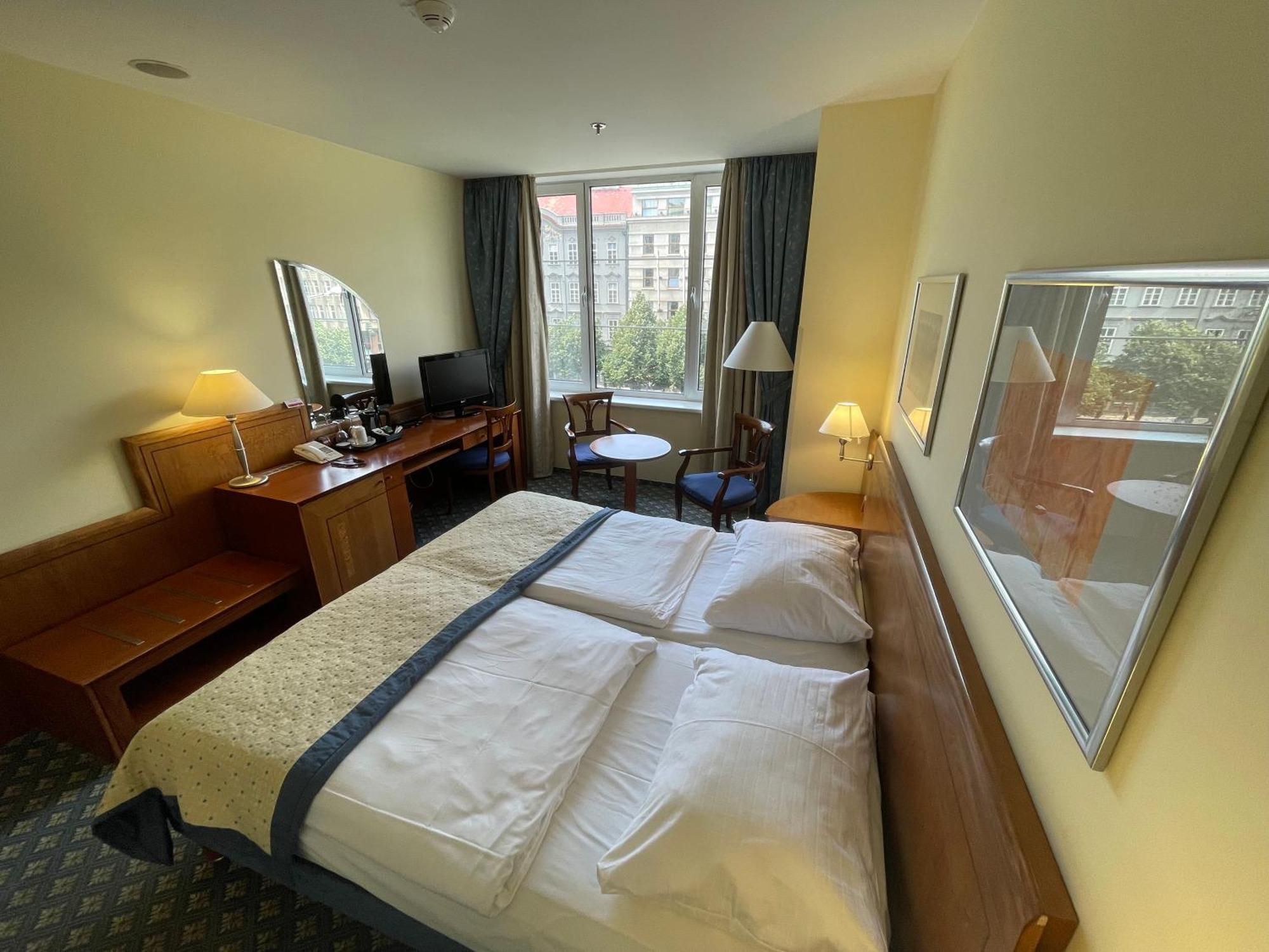 Double or Twin room Wenceslas square view